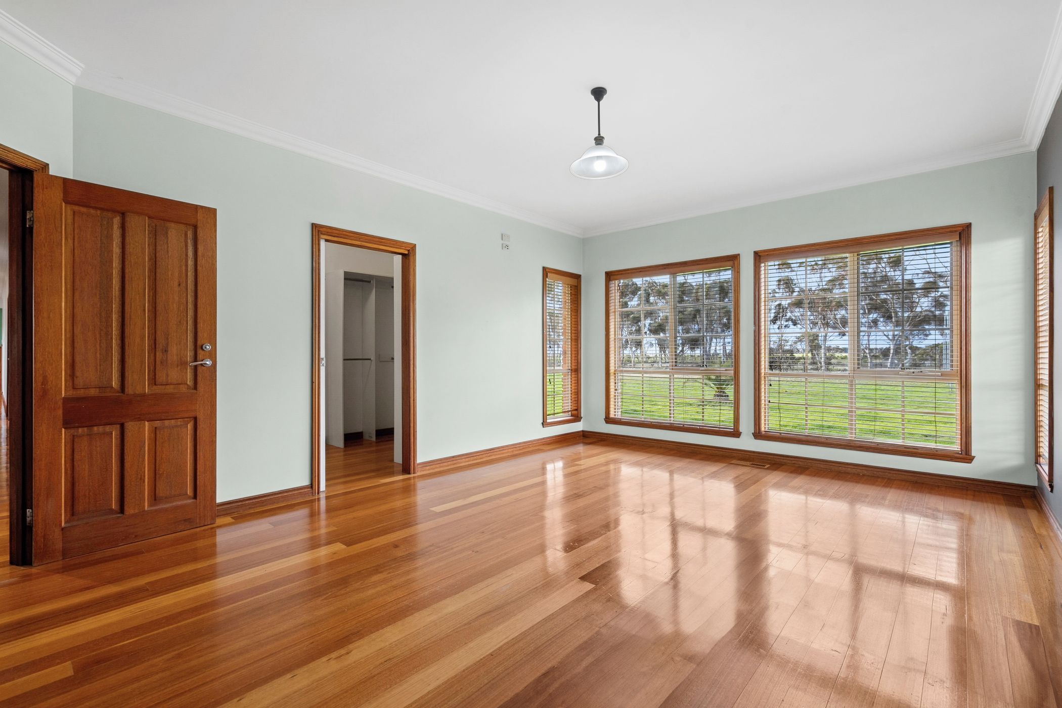 270 Avalon Road — photo 5 of 12