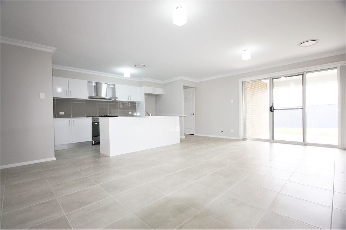 25 Bilson Street, SPRING FARM, NSW 2570