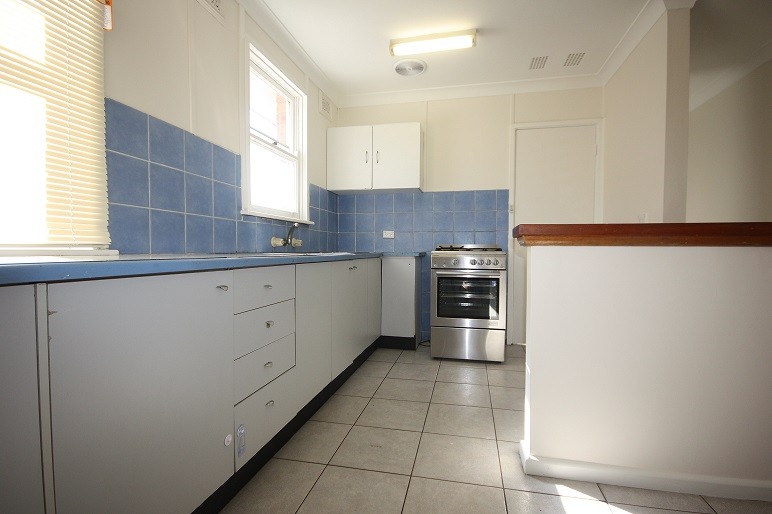 49 Lindesay Street, Campbelltown, NSW 2560