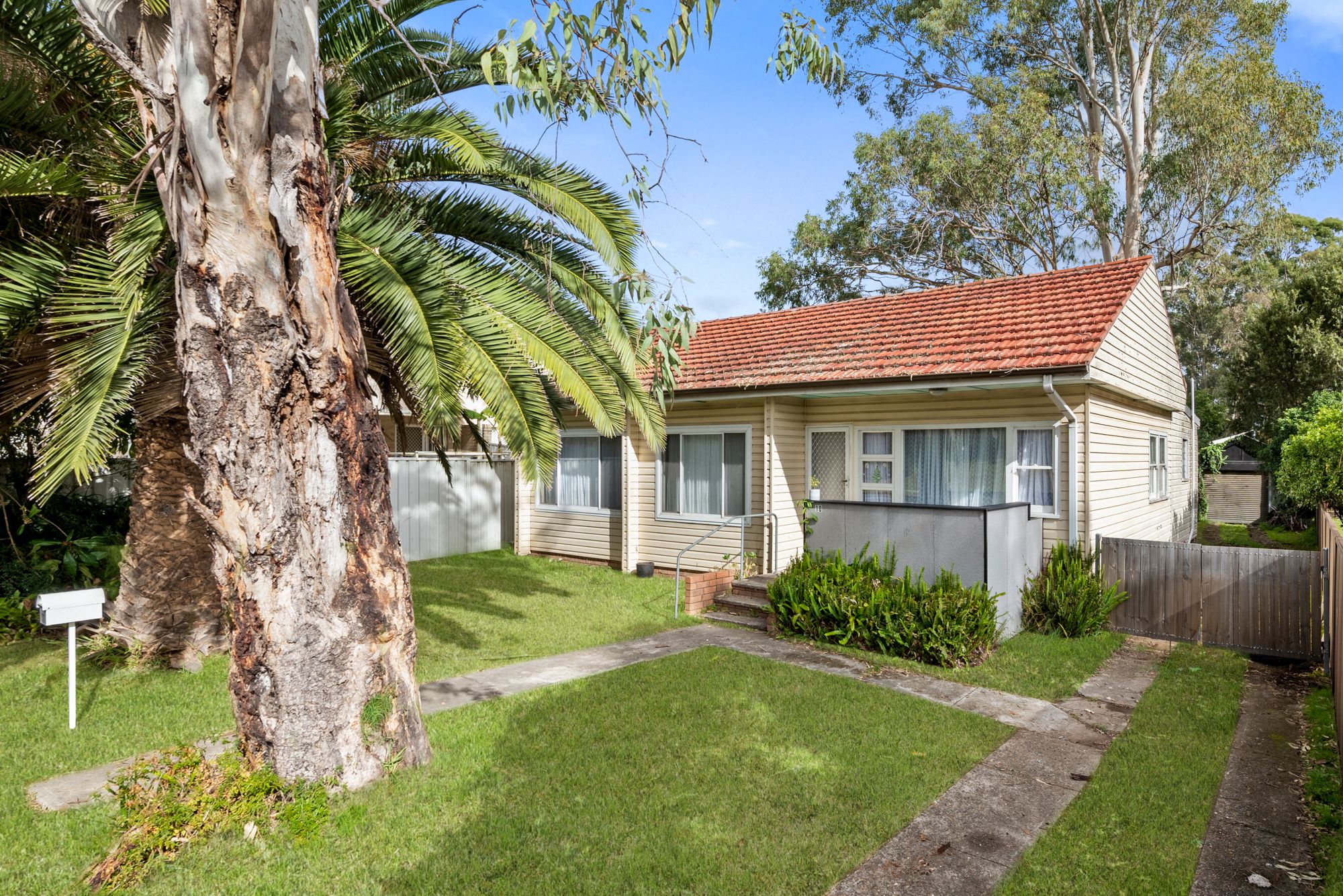 10 Harold Street, Macquarie Fields, NSW 2564