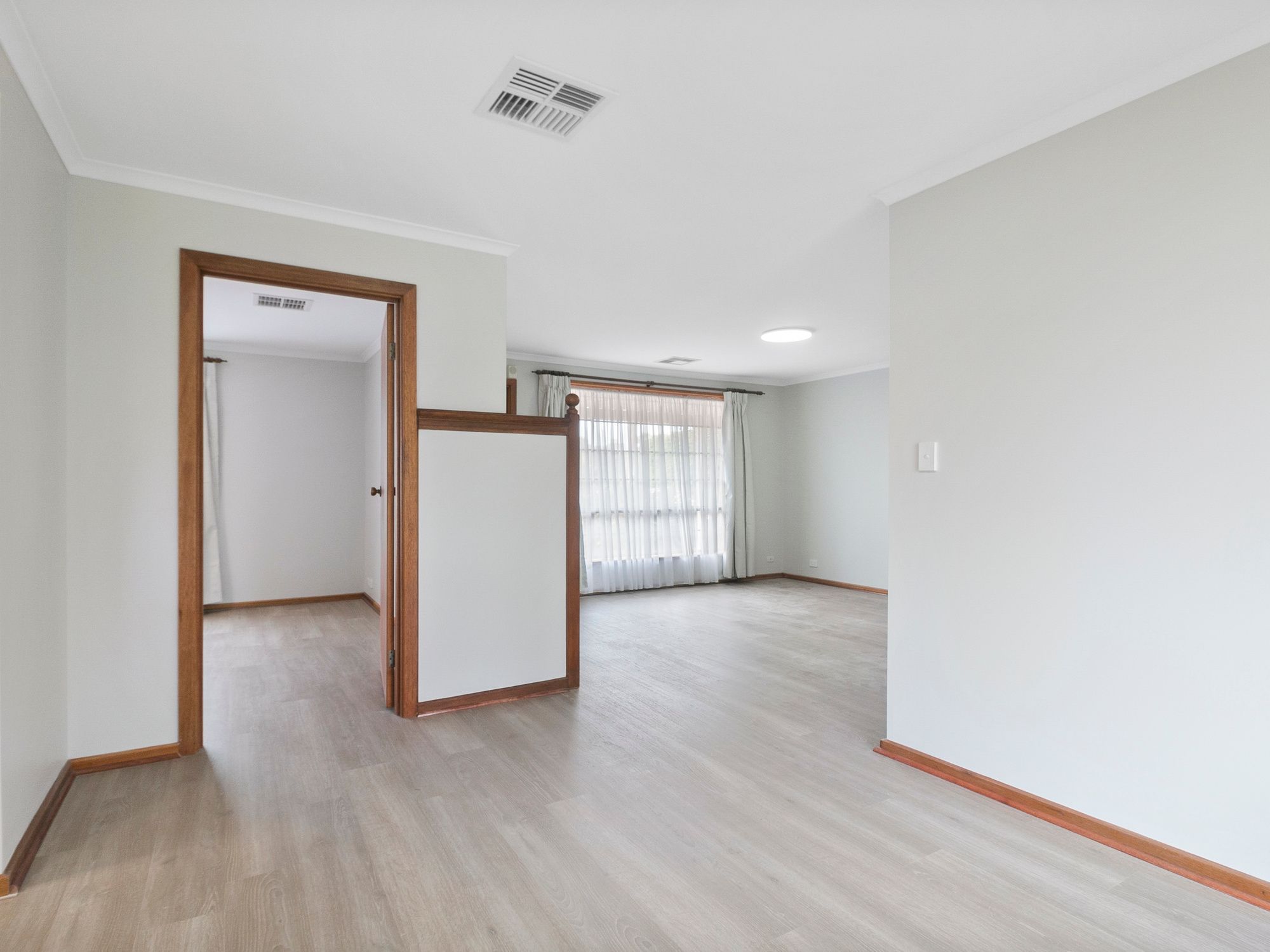 5 Perth Street — photo 3 of 12