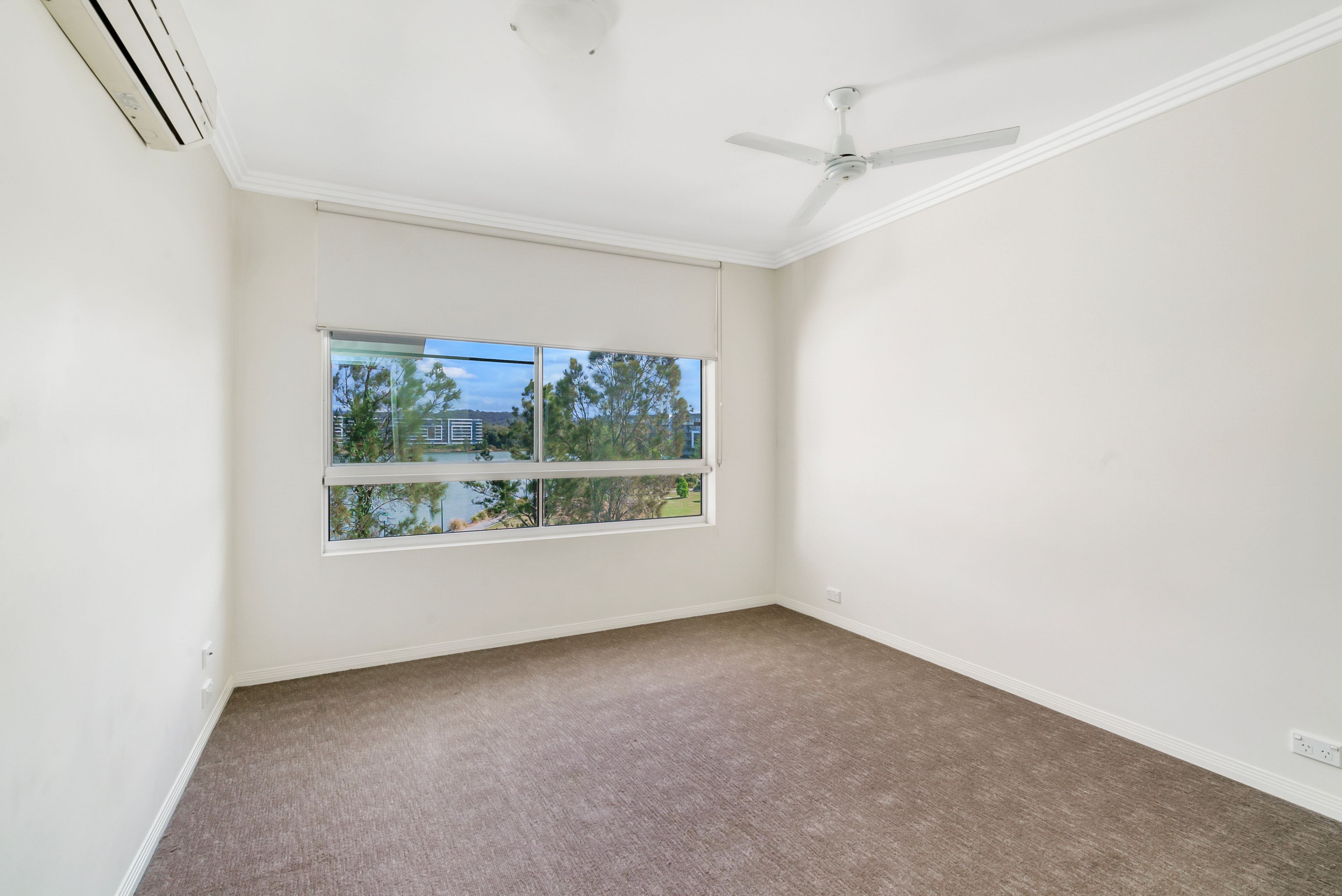 31/1 Lakefront Crescent — photo 4 of 6