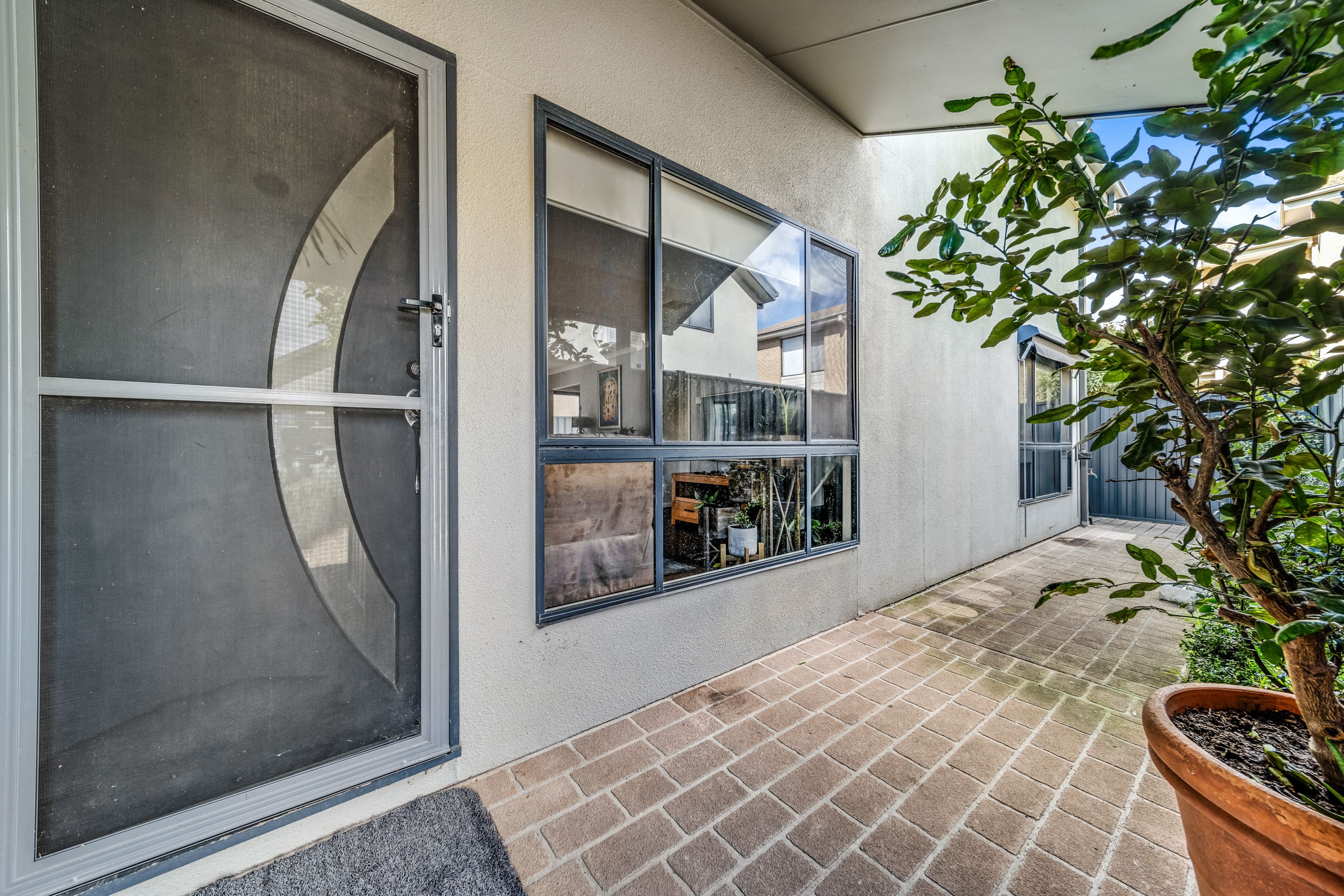 4/10 McKeahnie Street, Queanbeyan, NSW 2620