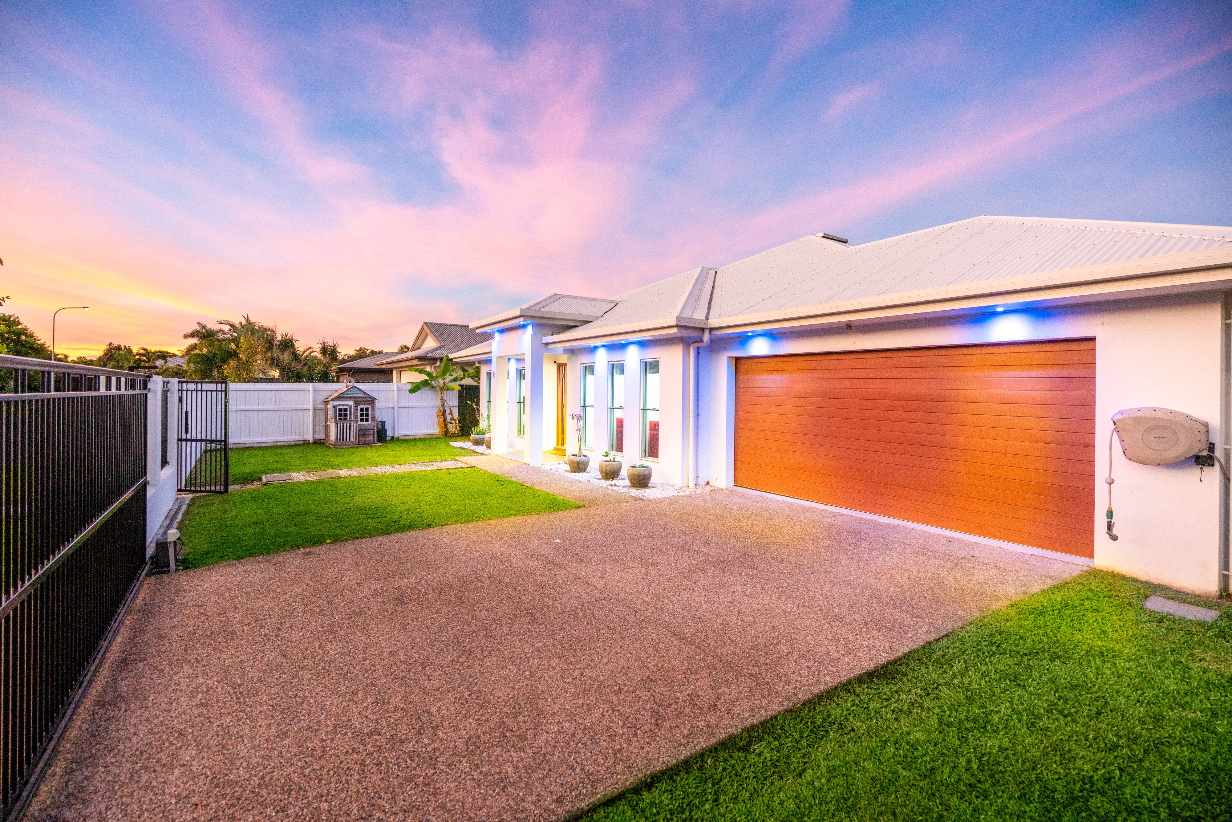 8 Goldberg Close, White Rock, QLD 4868
