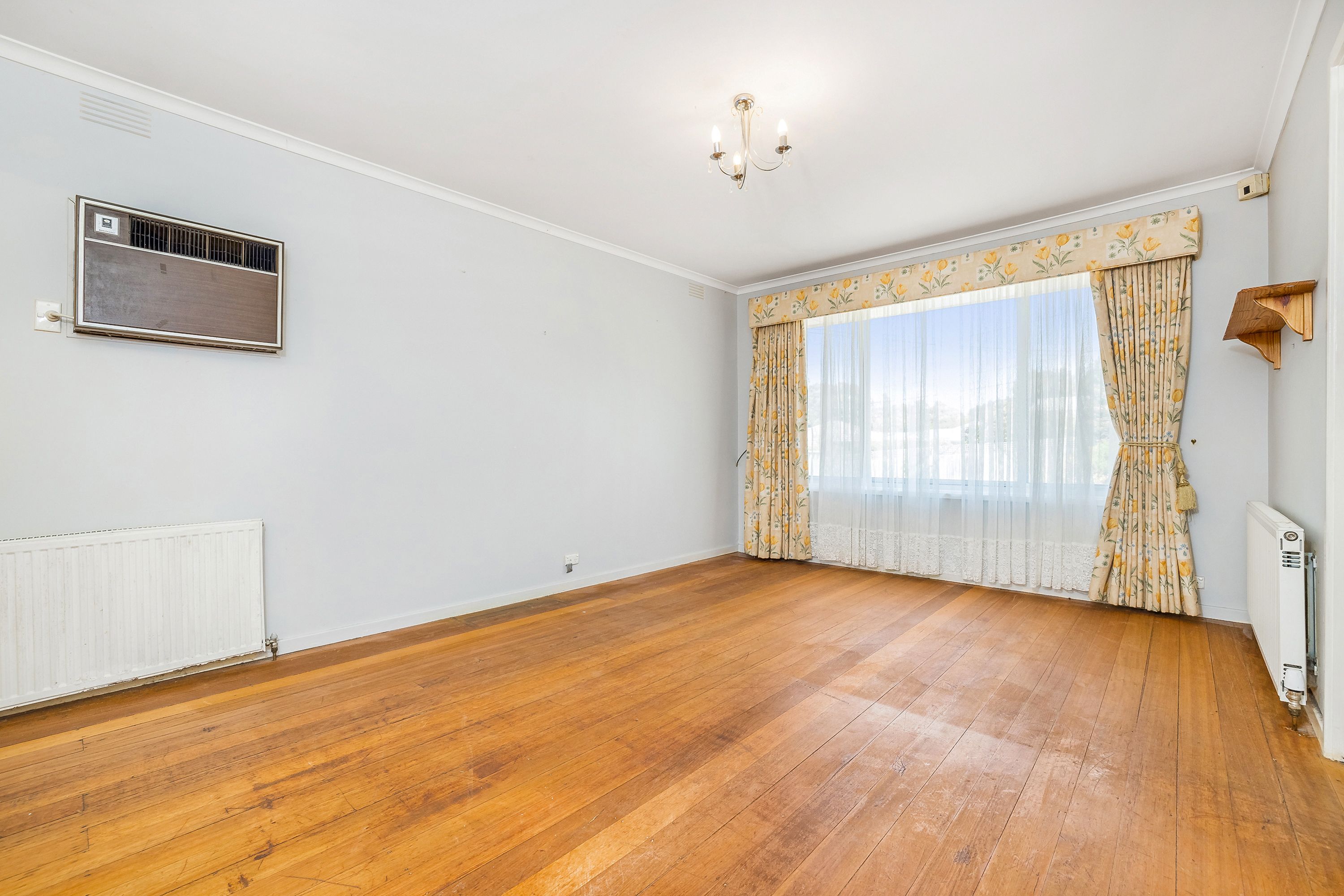 4 Mcguigan Grove, Ferntree Gully, VIC 3156