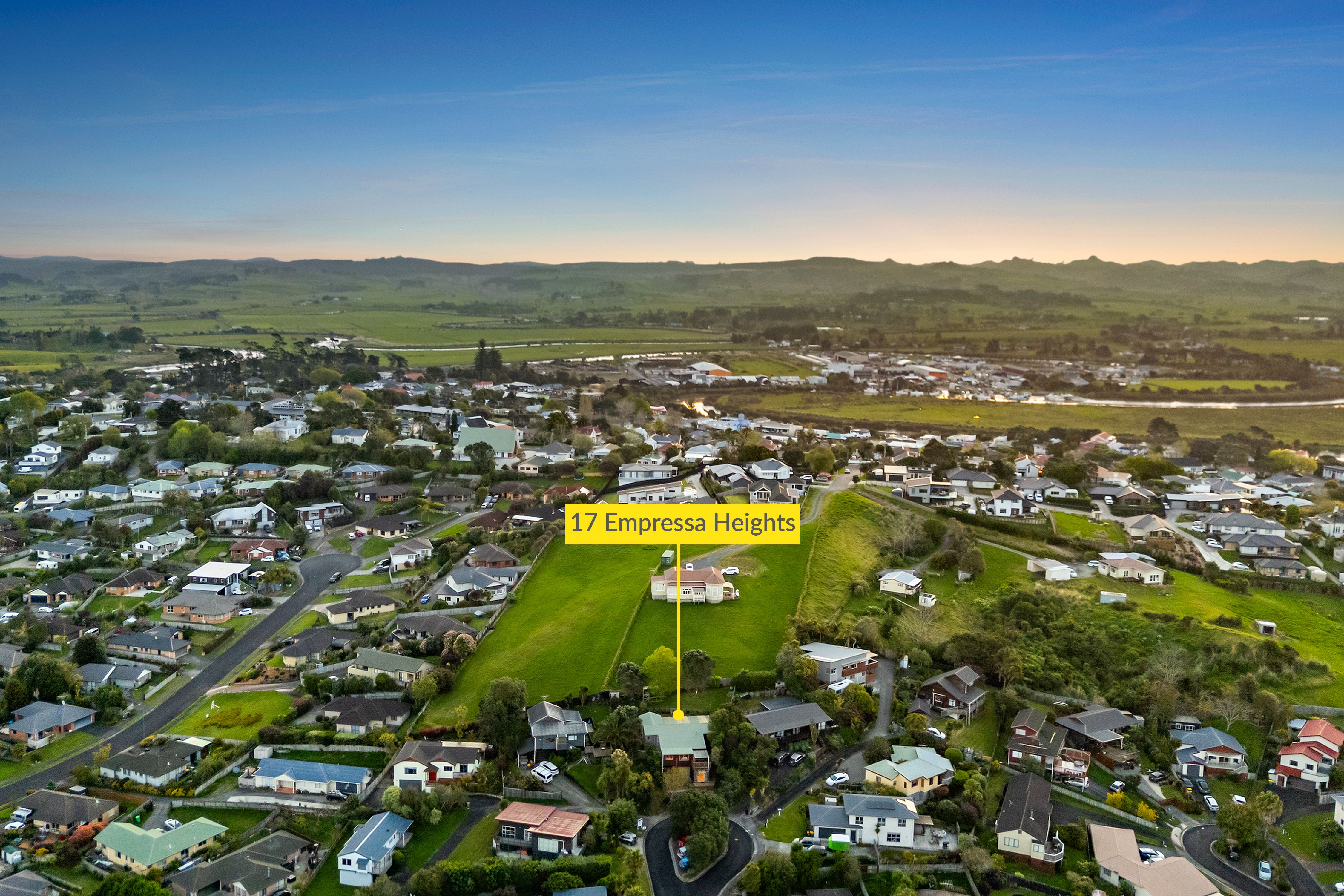 17 Empressa Heights, Helensville, Rodney