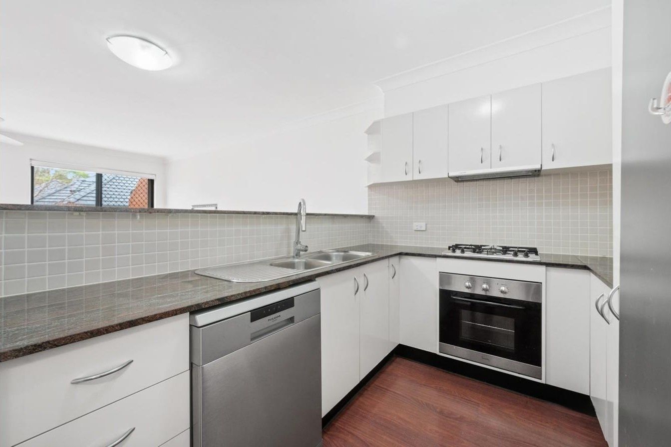13/43-47 Orpington Street — photo 3 of 6