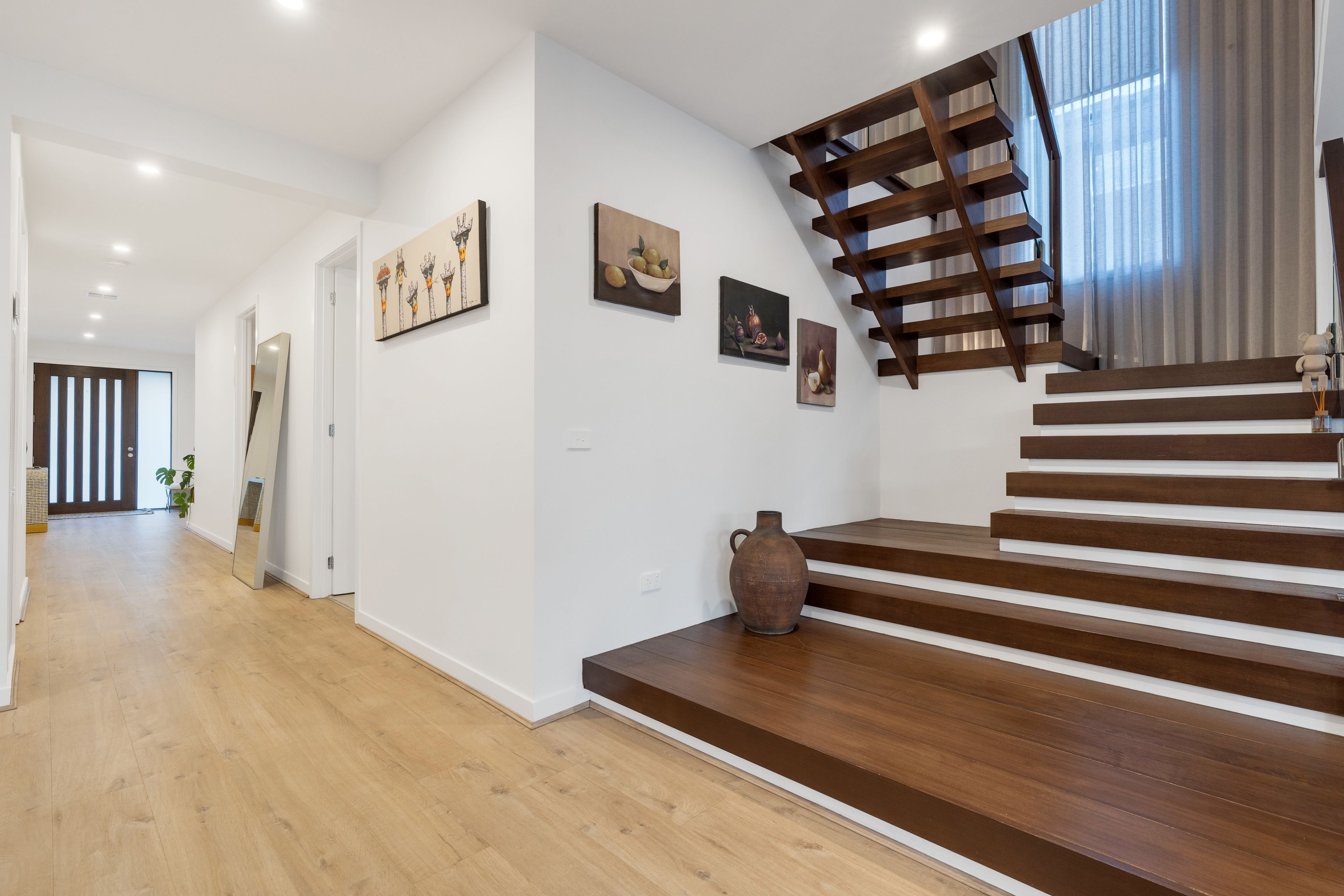 121 St Georges Boulevard — photo 8 of 30