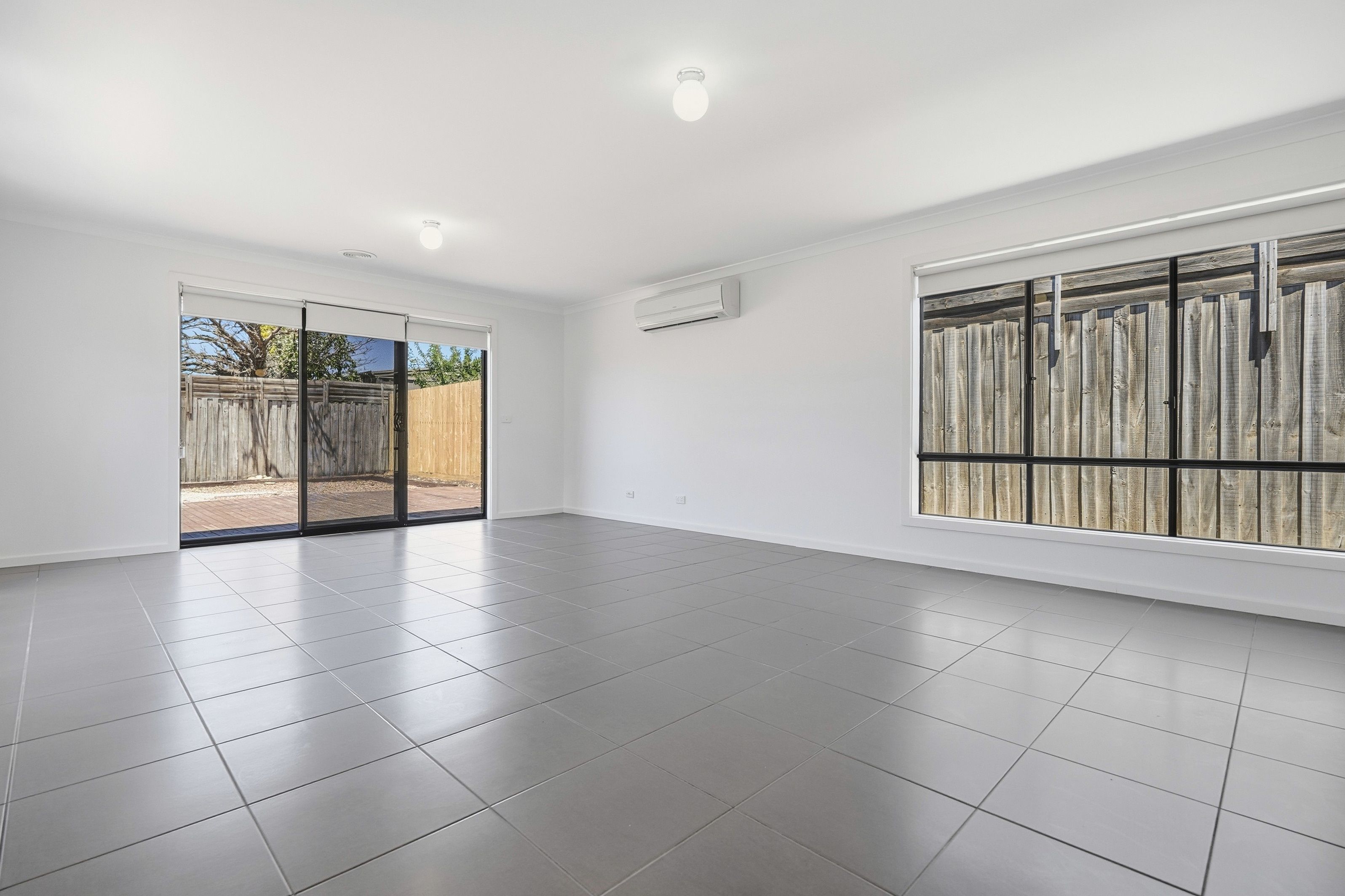 2/14 Halladale Avenue, Wyndham Vale, VIC 3024