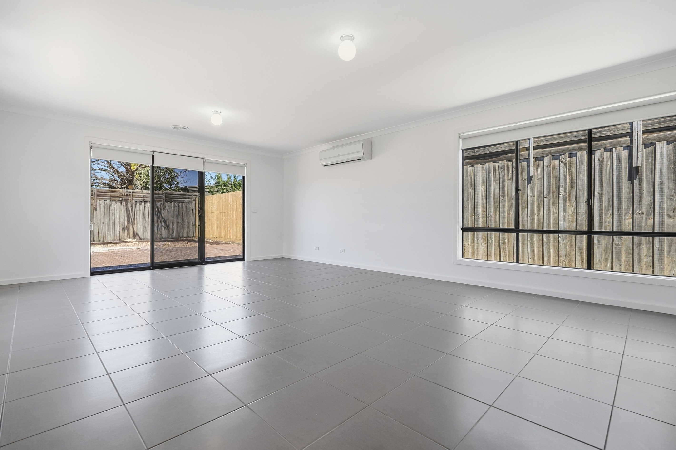 2/14 Halladale Avenue, Wyndham Vale, VIC 3024