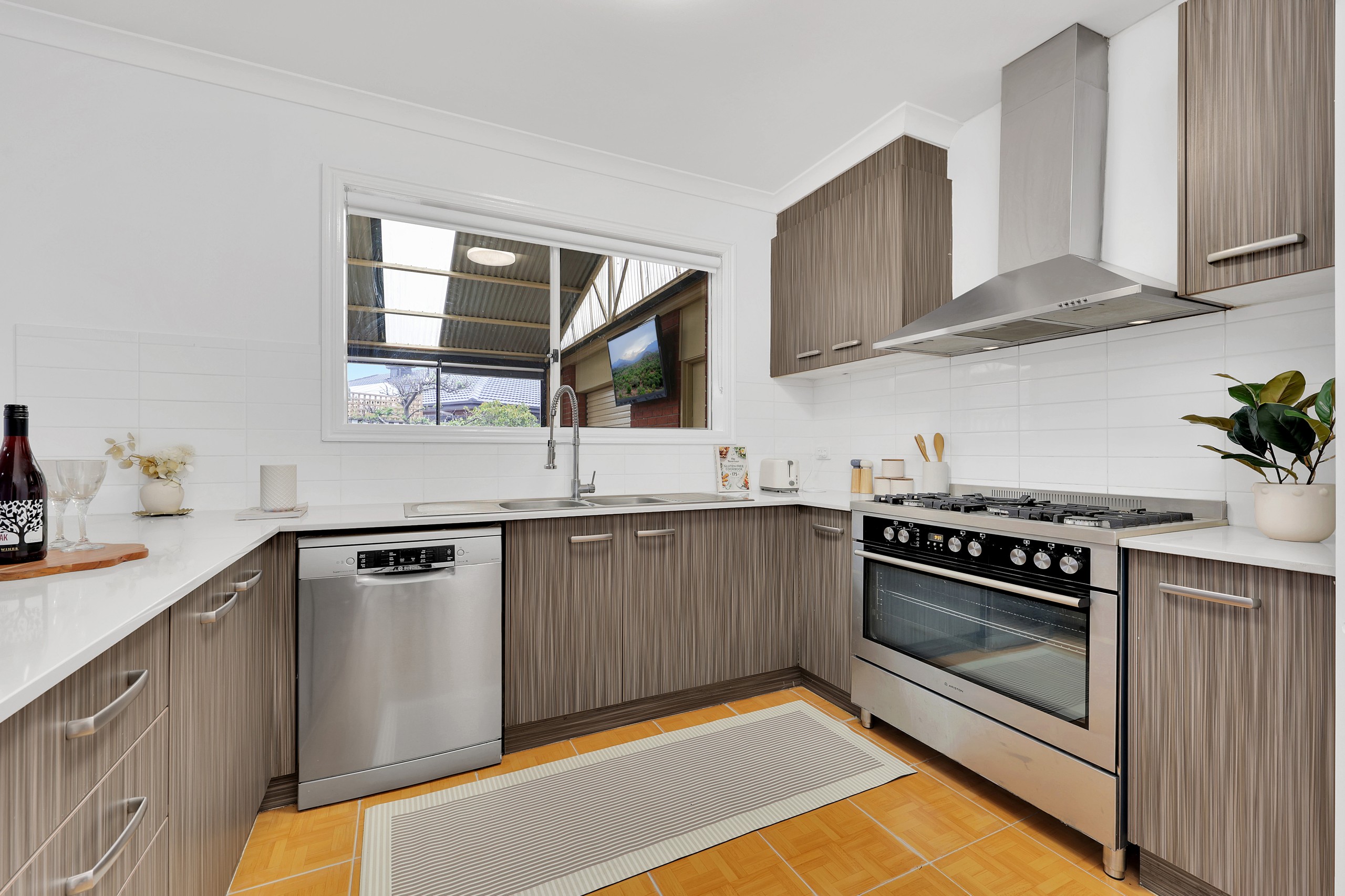 5 Songbird Crescent, South Morang, VIC 3752