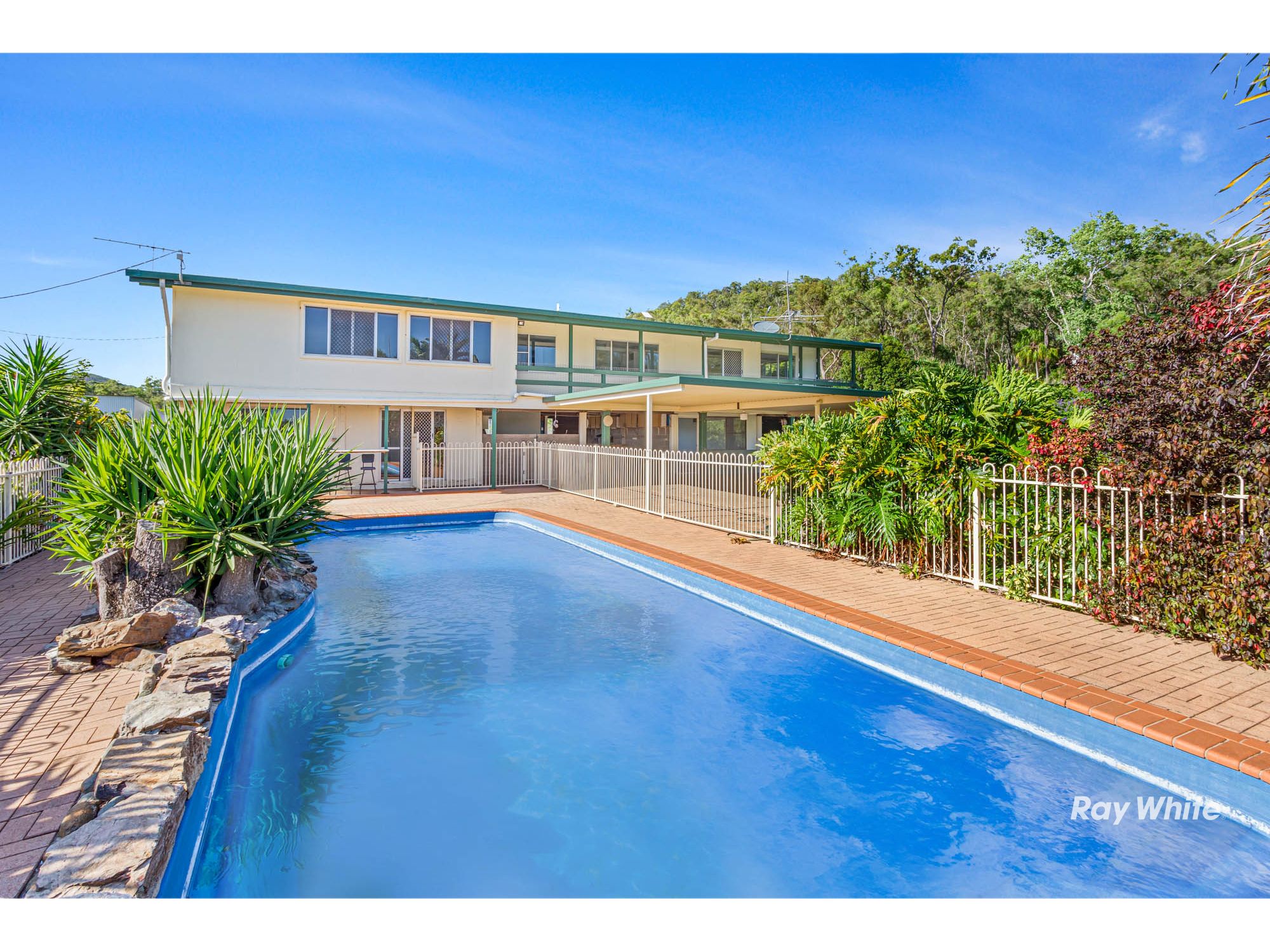 765 Keppel Sands Road, Coowonga, QLD 4702
