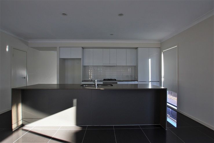 6 The Hermitage, Gregory Hills, NSW 2557
