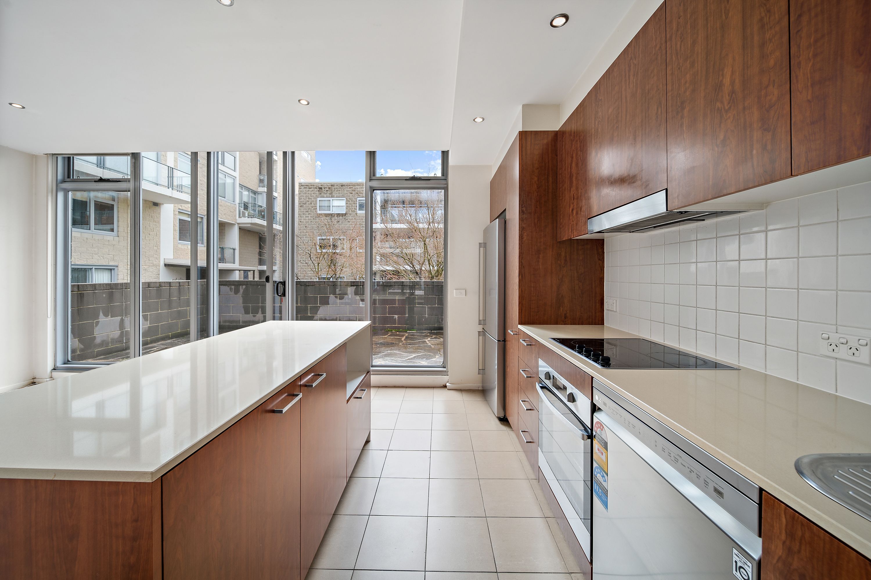 7/1 The Mews — photo 4 of 16