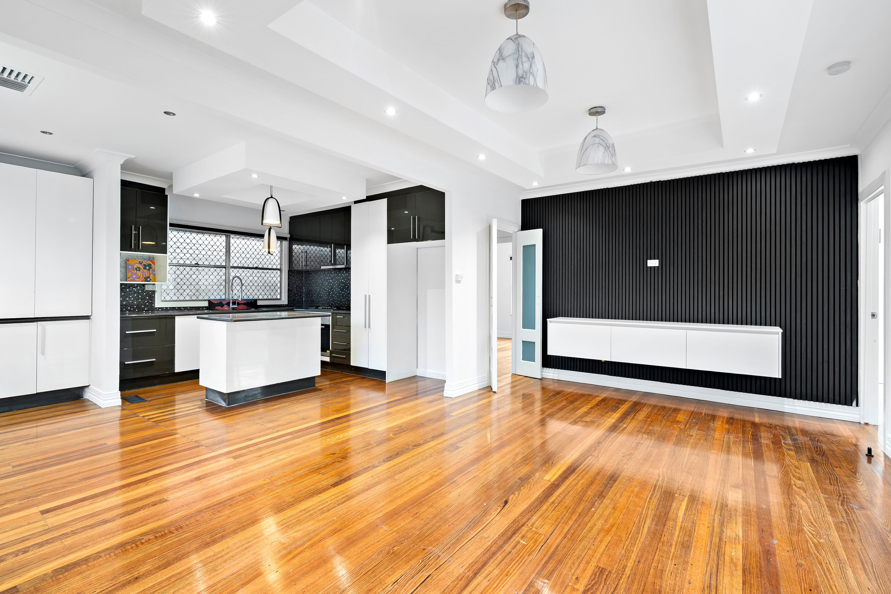14 Elliott Avenue — photo 3 of 12