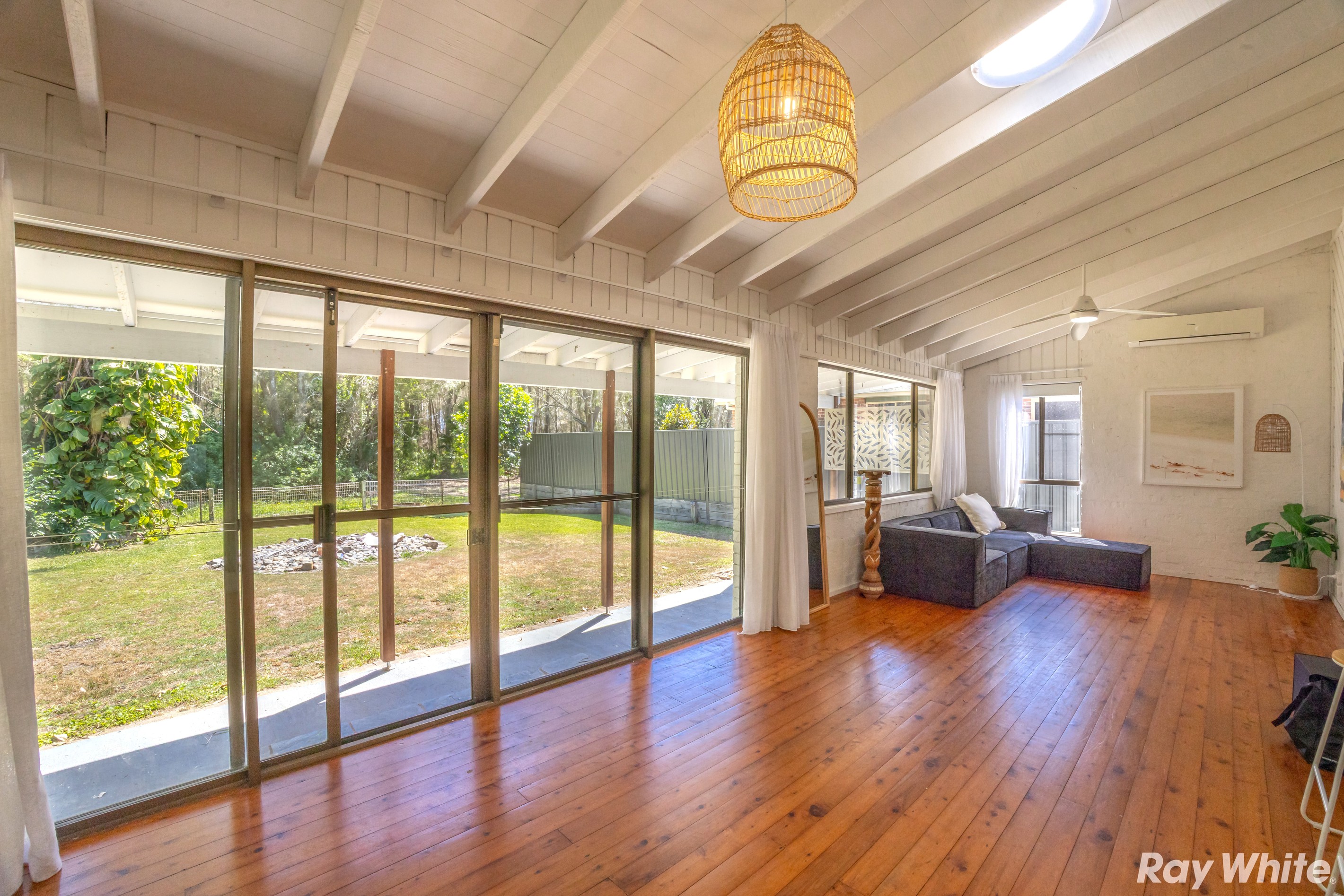 8 Seabreeze Parade, Green Point, NSW 2428