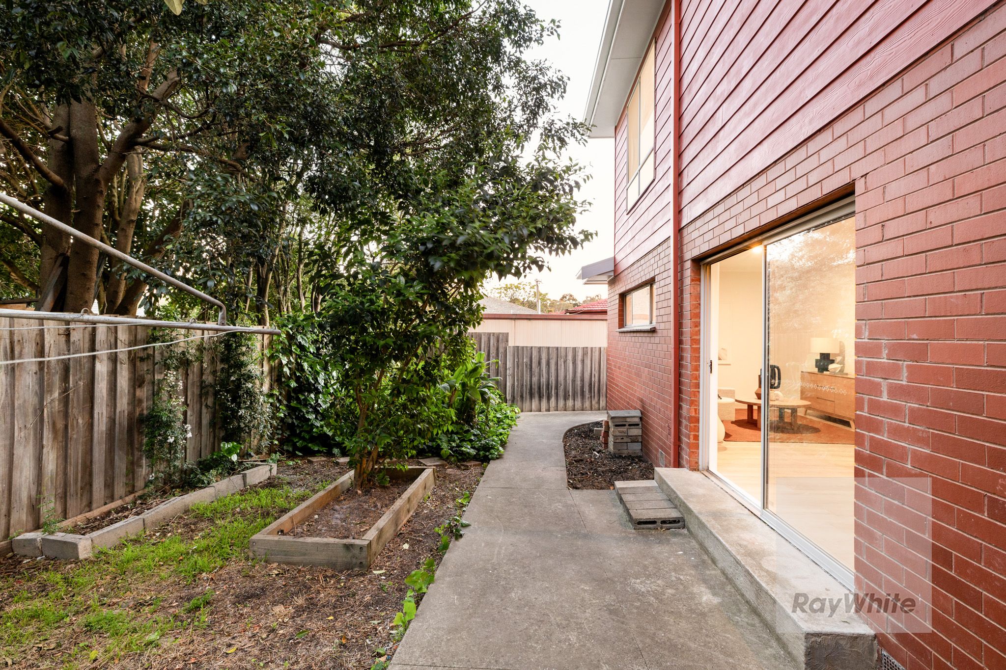 21 Bendoran Crescent — photo 16 of 17