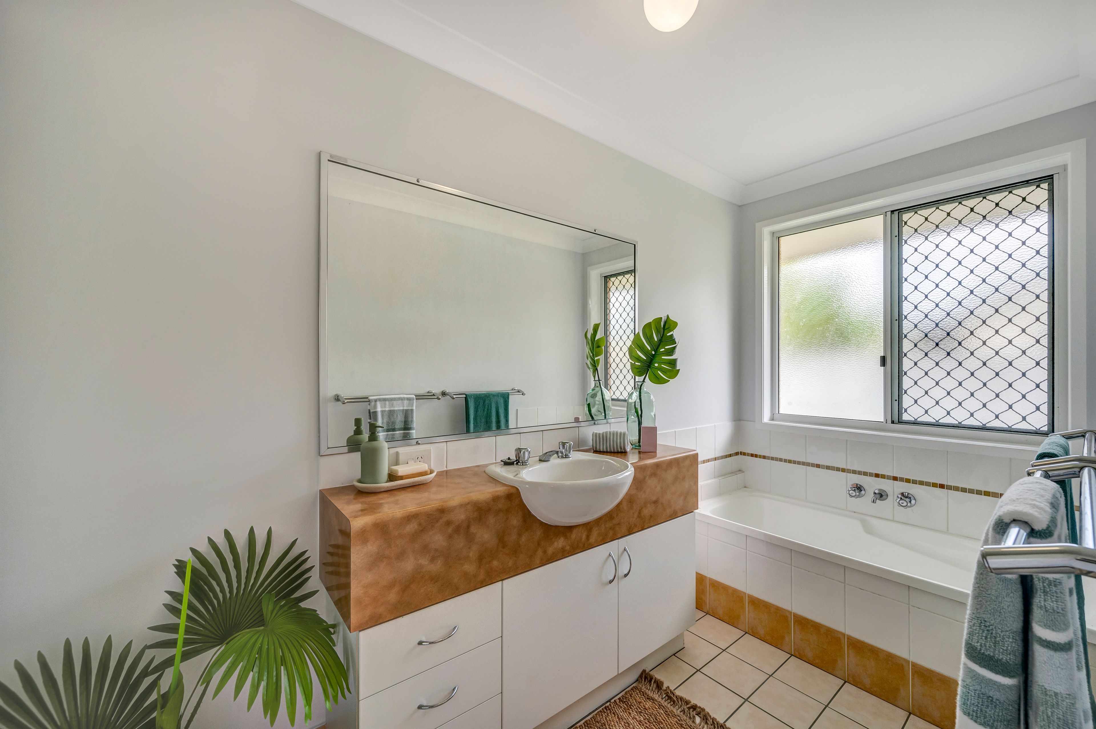 140 Greenwood Drive — photo 10 of 16