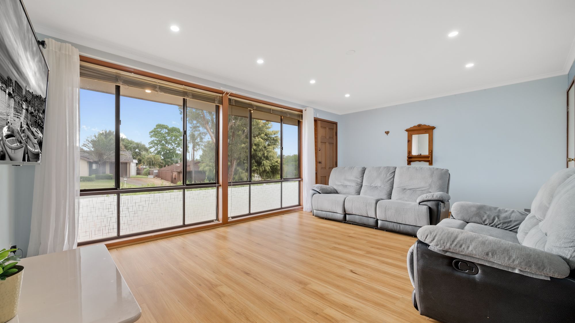15 Anthony Drive, Rosemeadow, NSW 2560