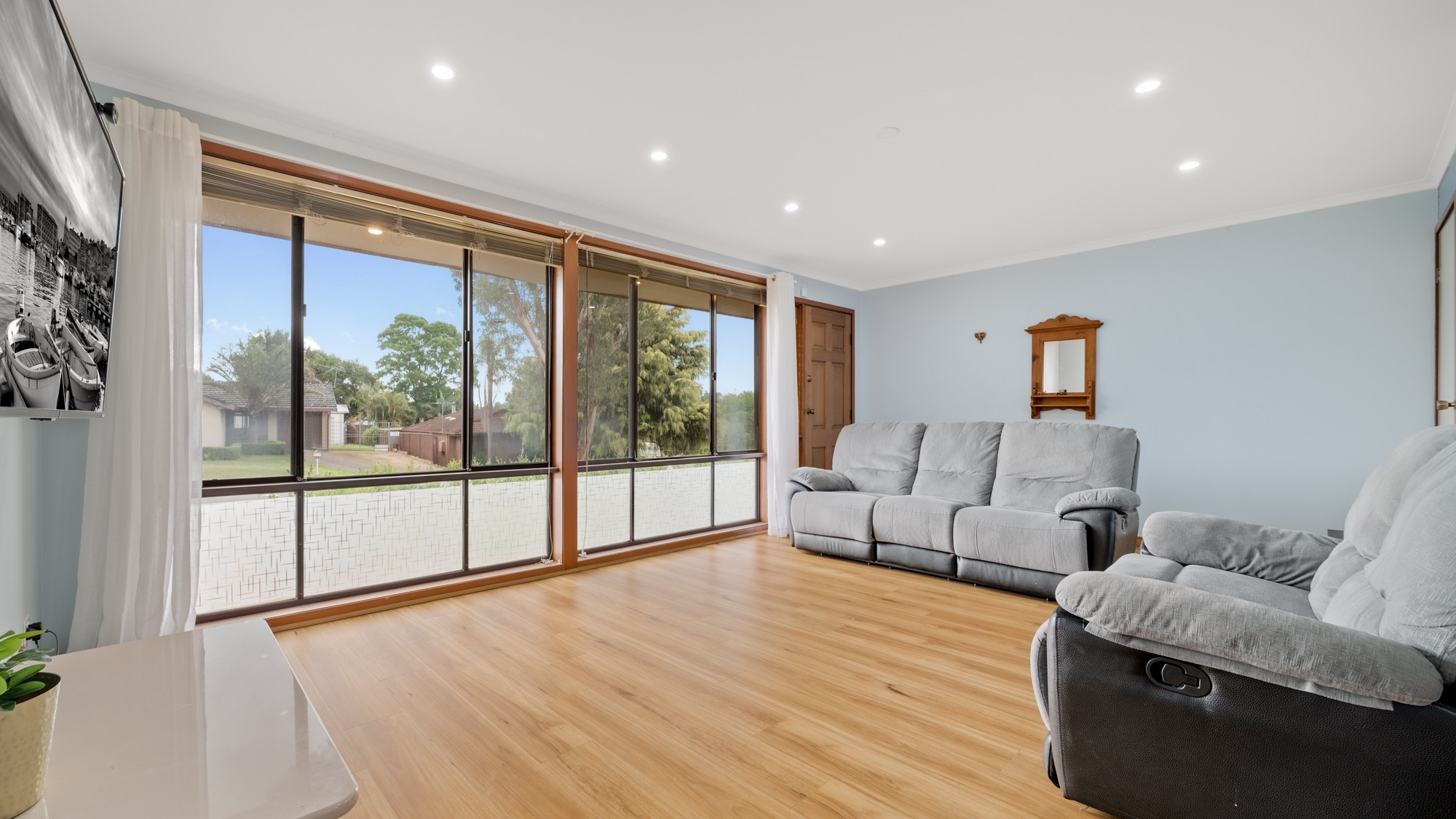 15 Anthony Drive, Rosemeadow, NSW 2560