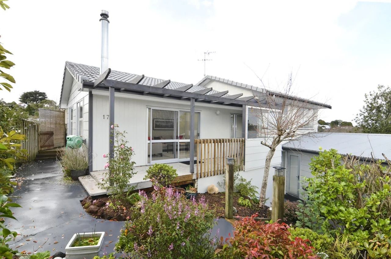 17 Peterhouse Place, West Harbour, Waitakere City
