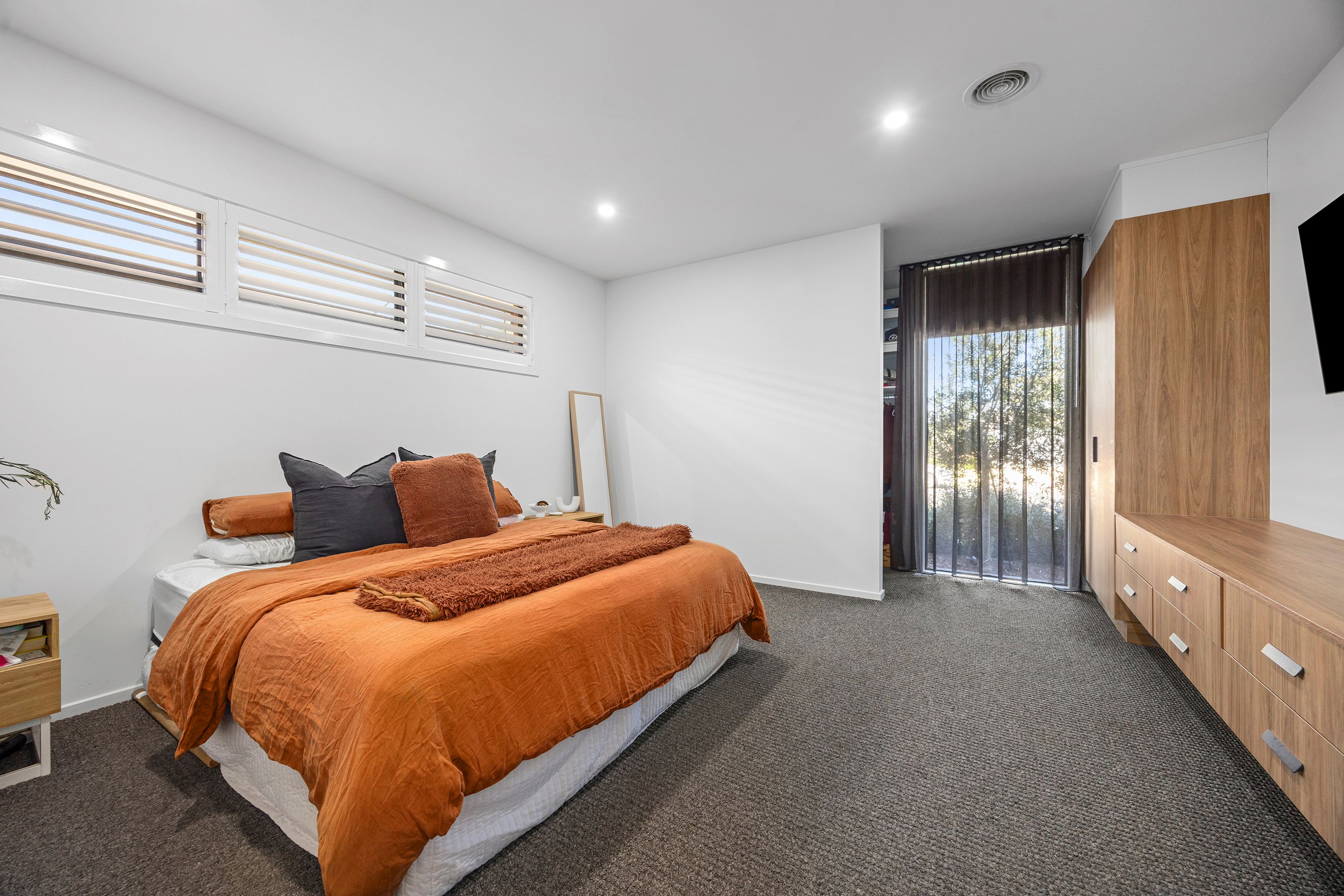 21 Durif Drive — photo 10 of 22