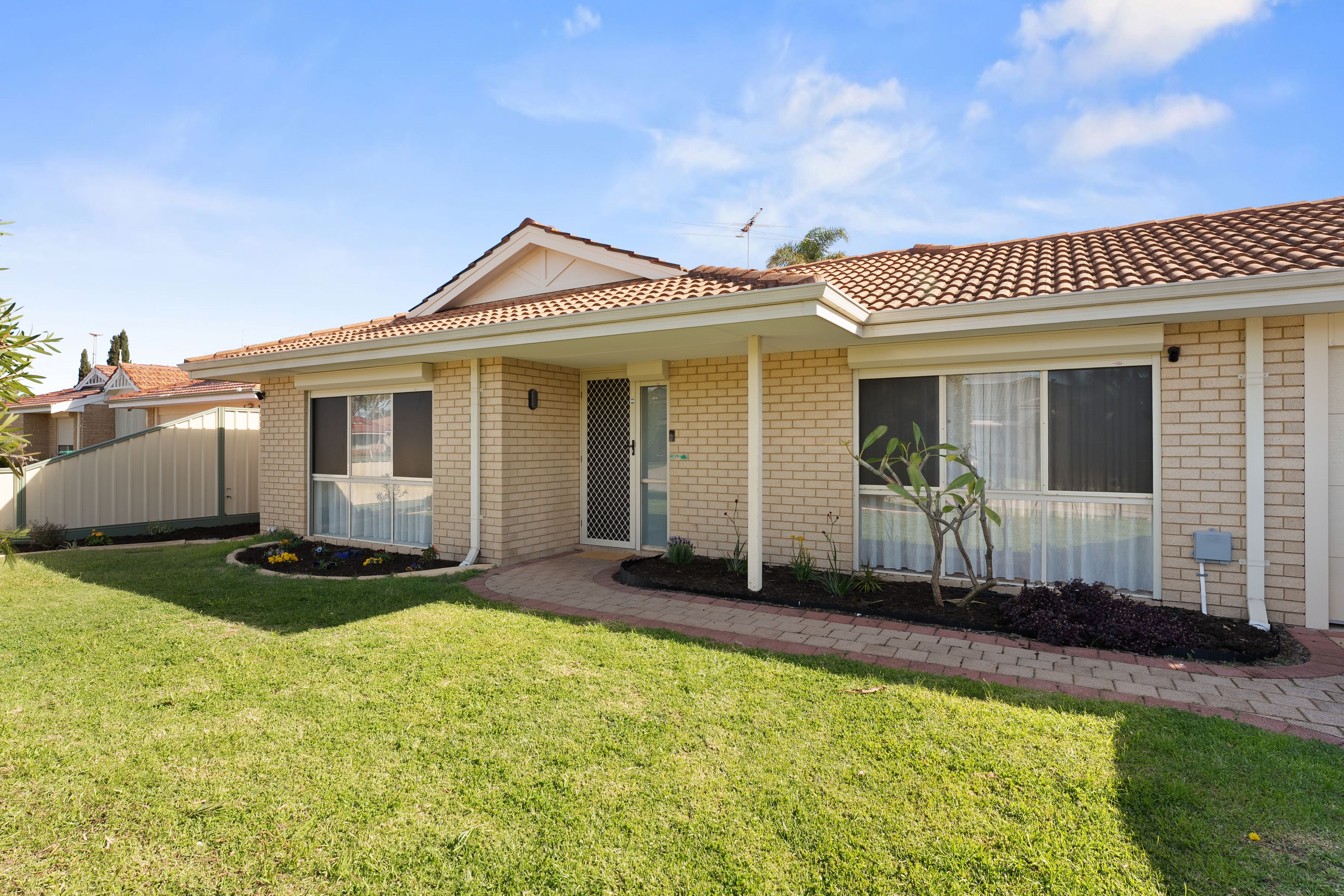 16 Collie Close — photo 3 of 30