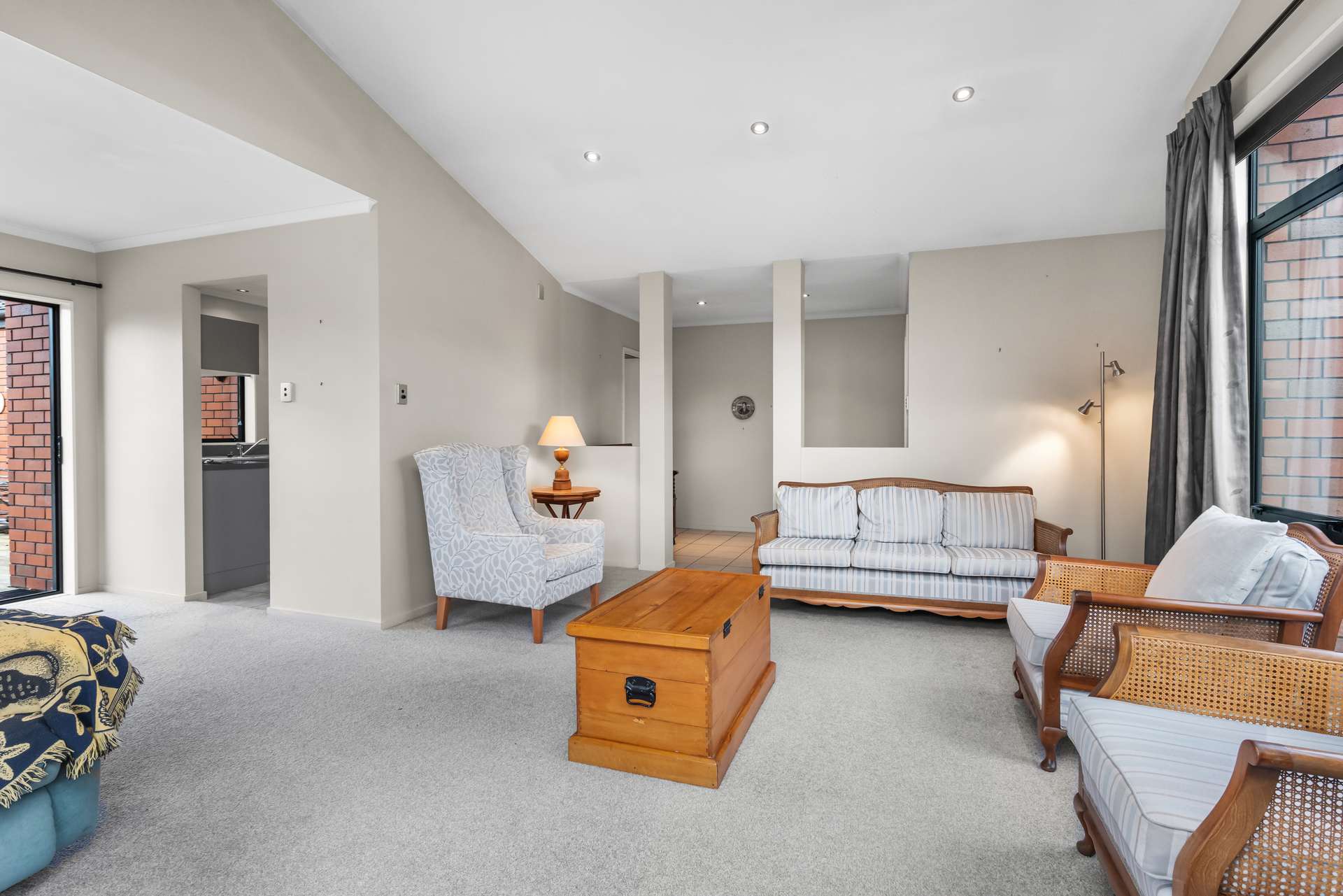 60 Rothesay Road photo 2