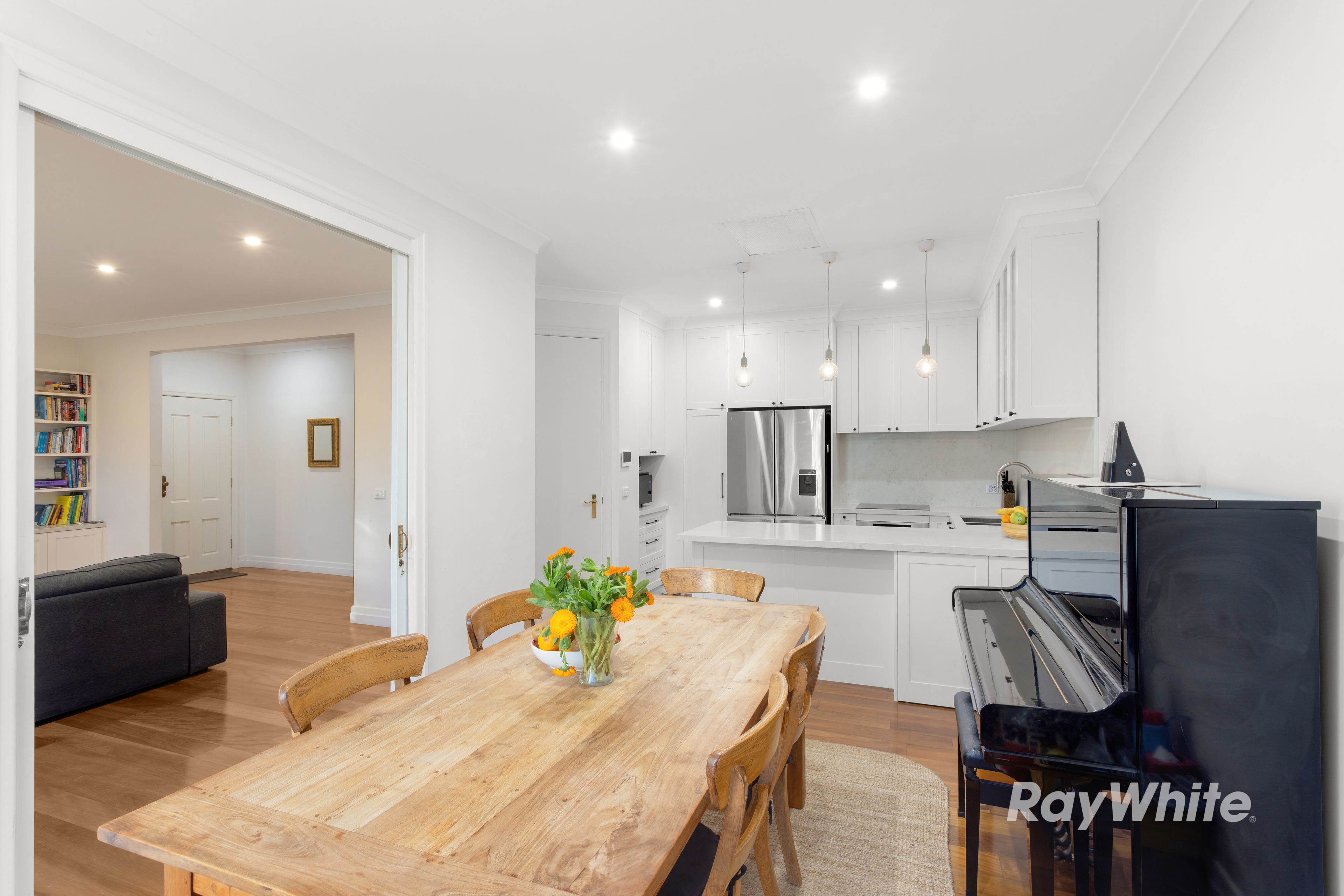 2/40 Burke Road — photo 3 of 8