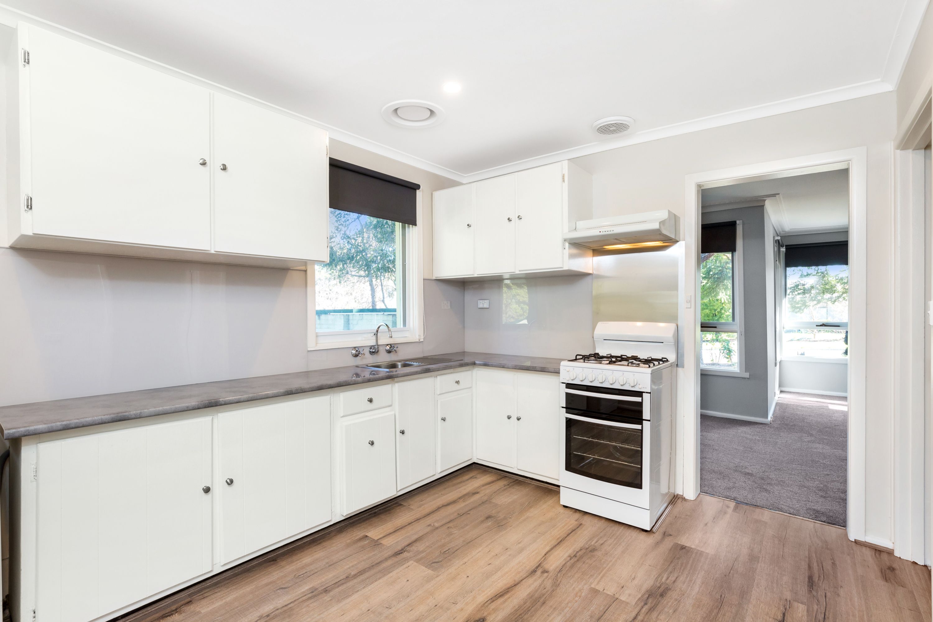 34 Lloyd Street, Knoxfield, VIC 3180