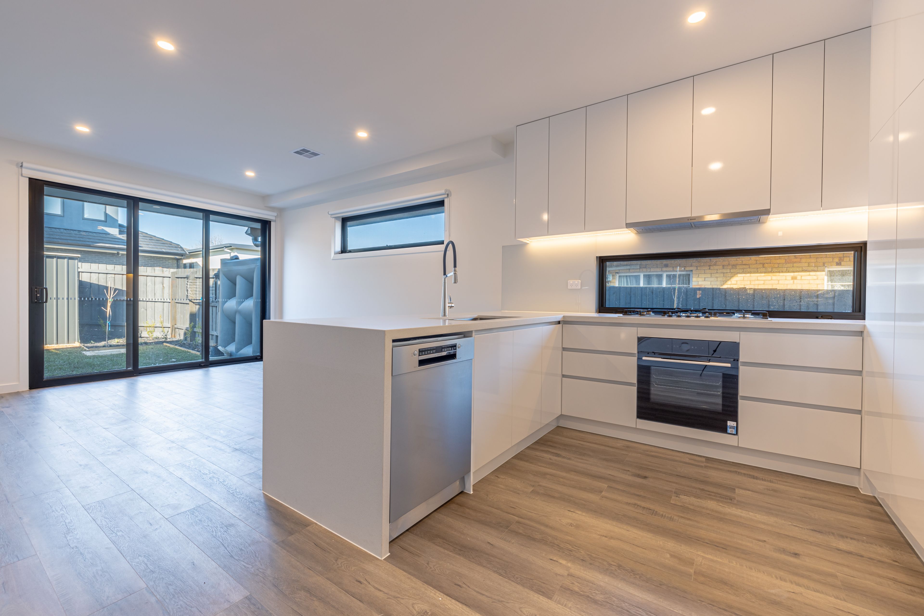 2/8 Oberon Avenue, Oakleigh East, VIC 3166