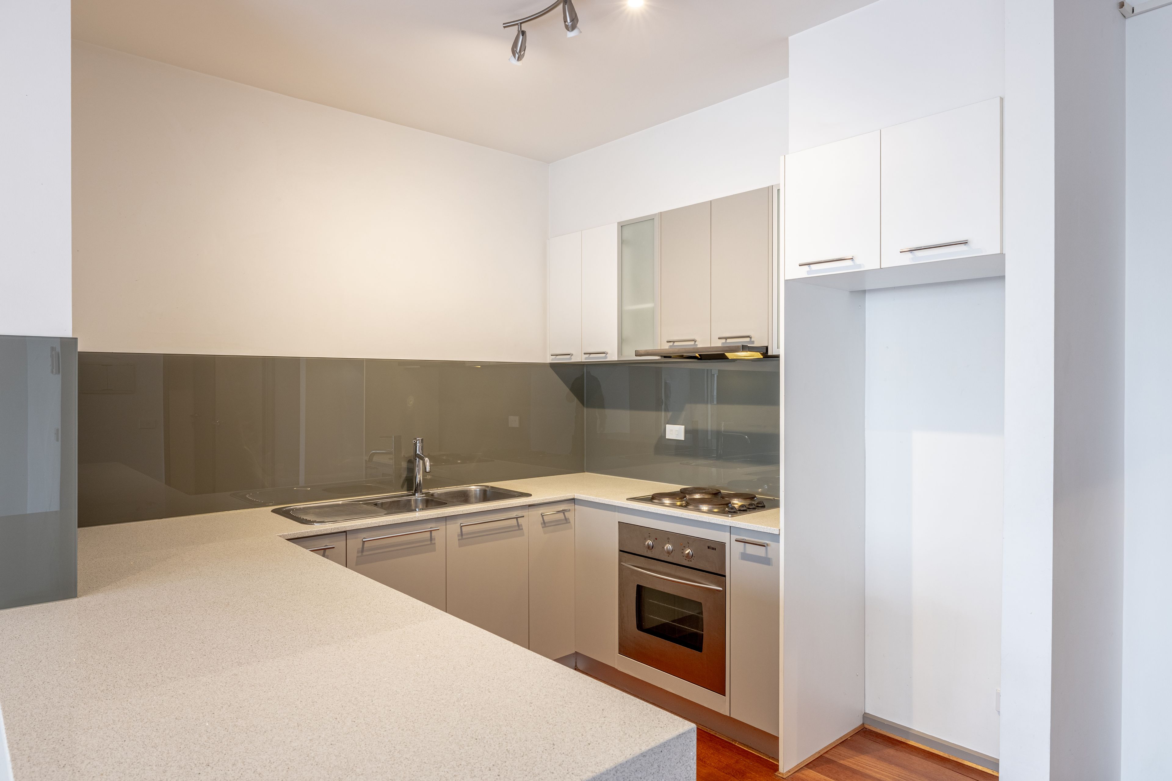 2/100-104 Poath Road, Hughesdale, VIC 3166