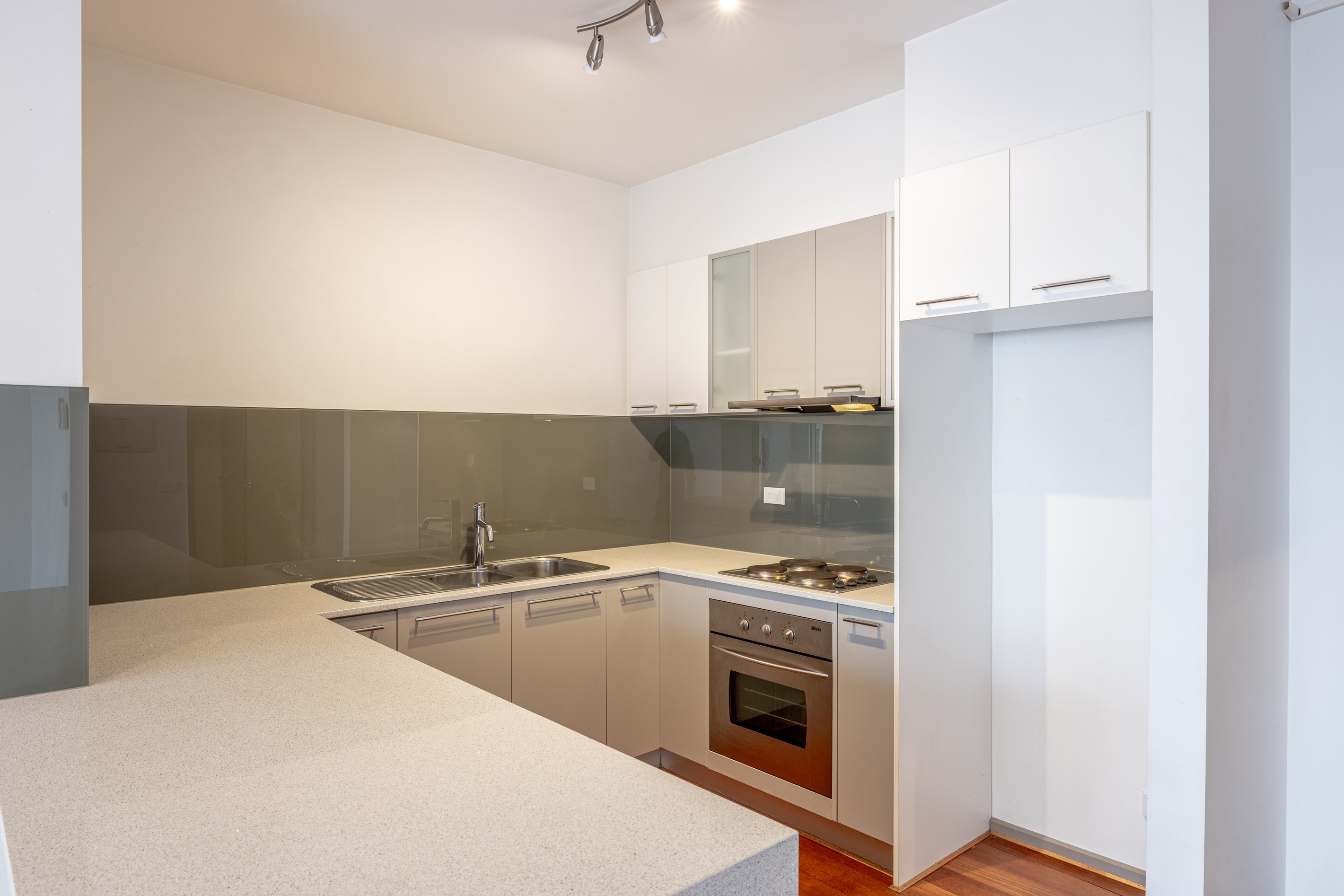 2/100-104 Poath Road, Hughesdale, VIC 3166