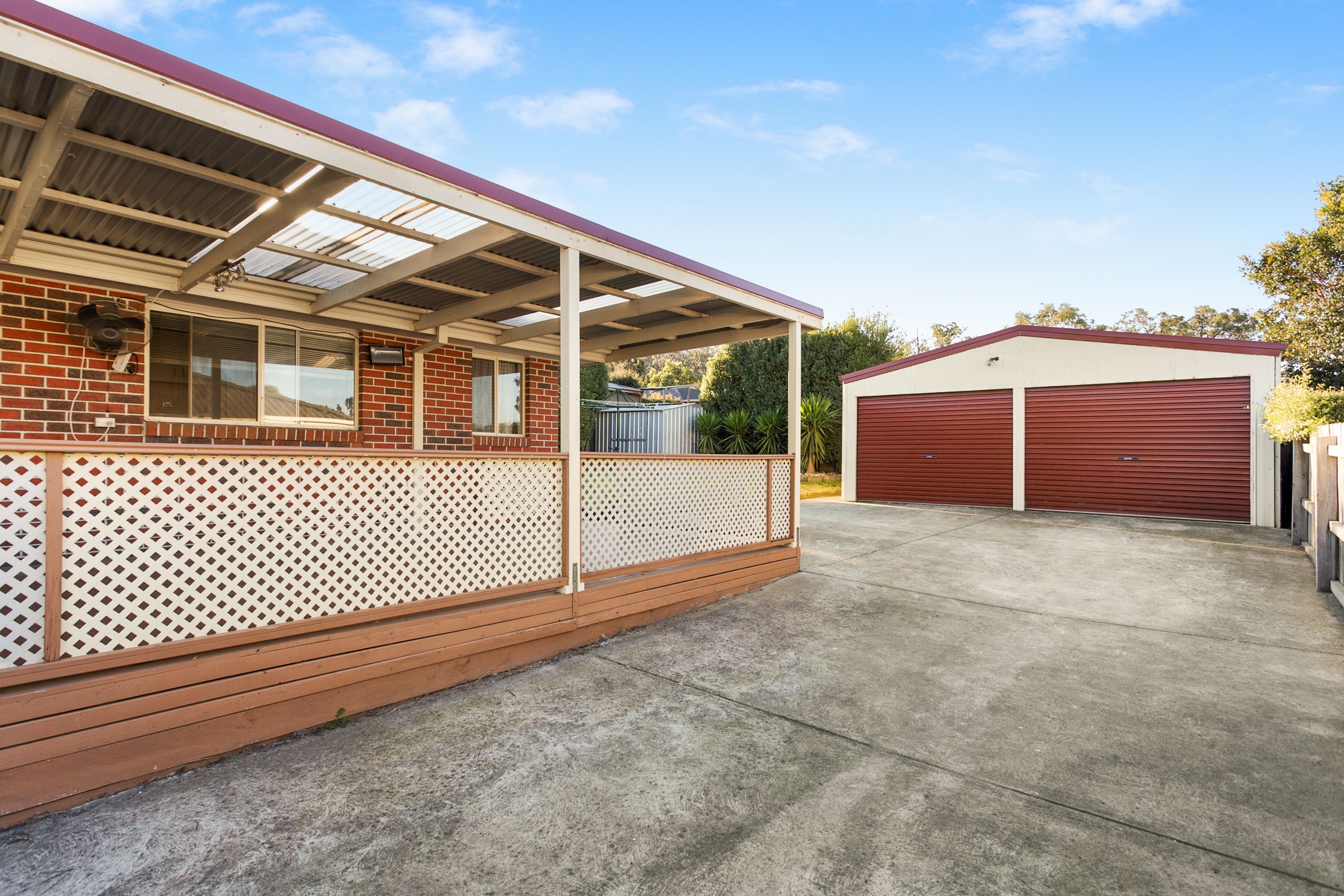 16 Meaby Drive, Pakenham, VIC 3810