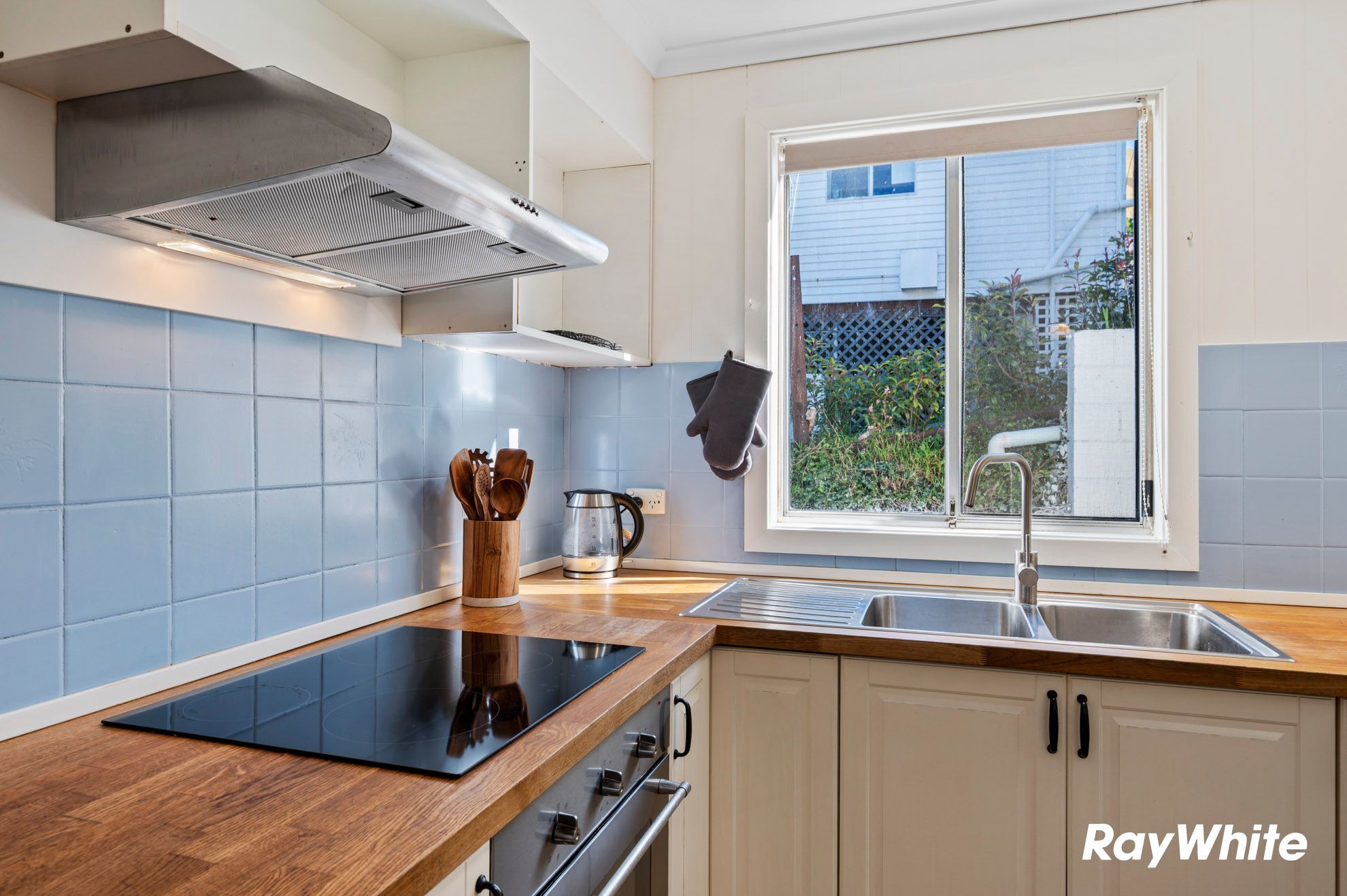 46 Bavarde Avenue — photo 5 of 28