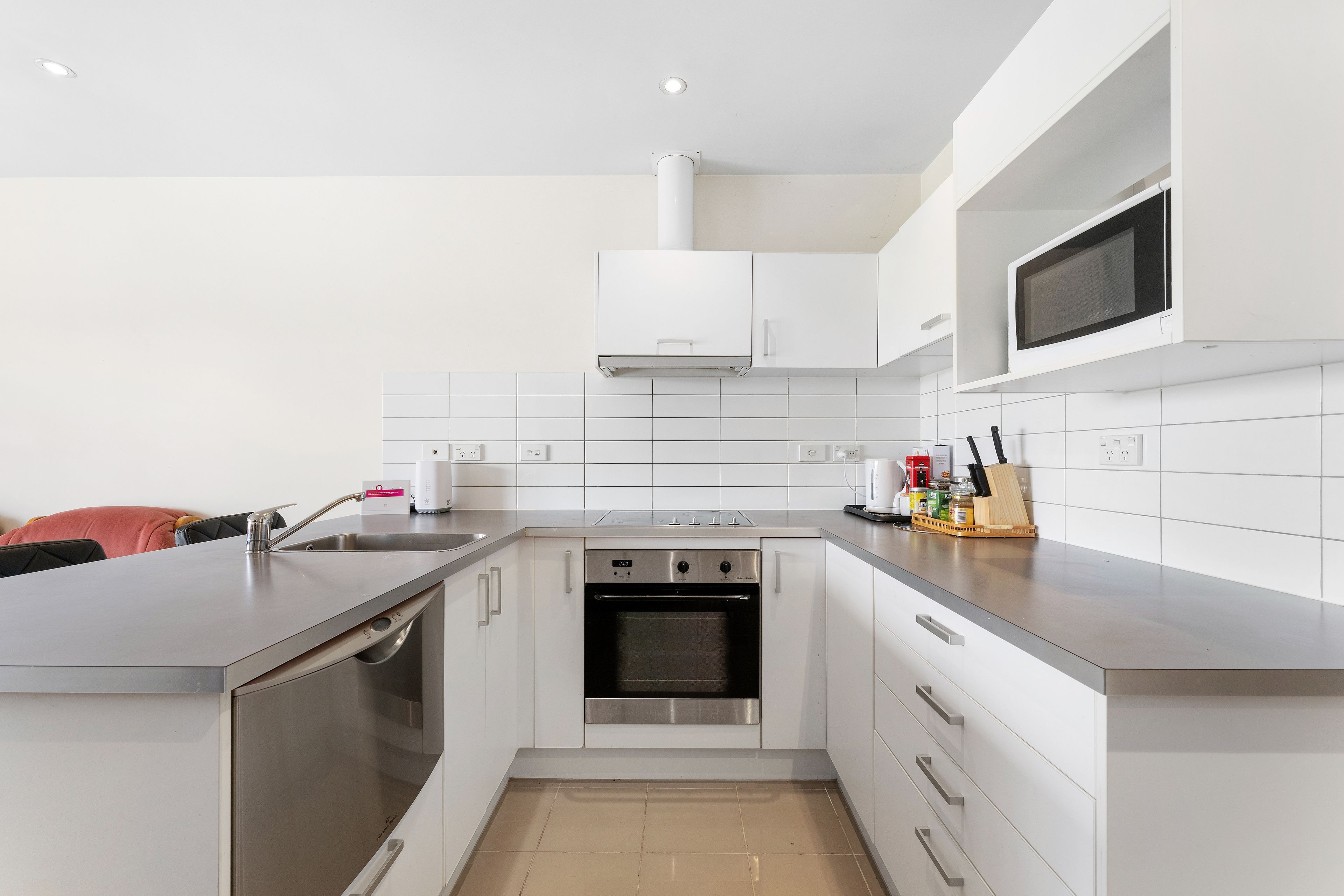 E14/71 Spencer Road, Oteha, North Shore City