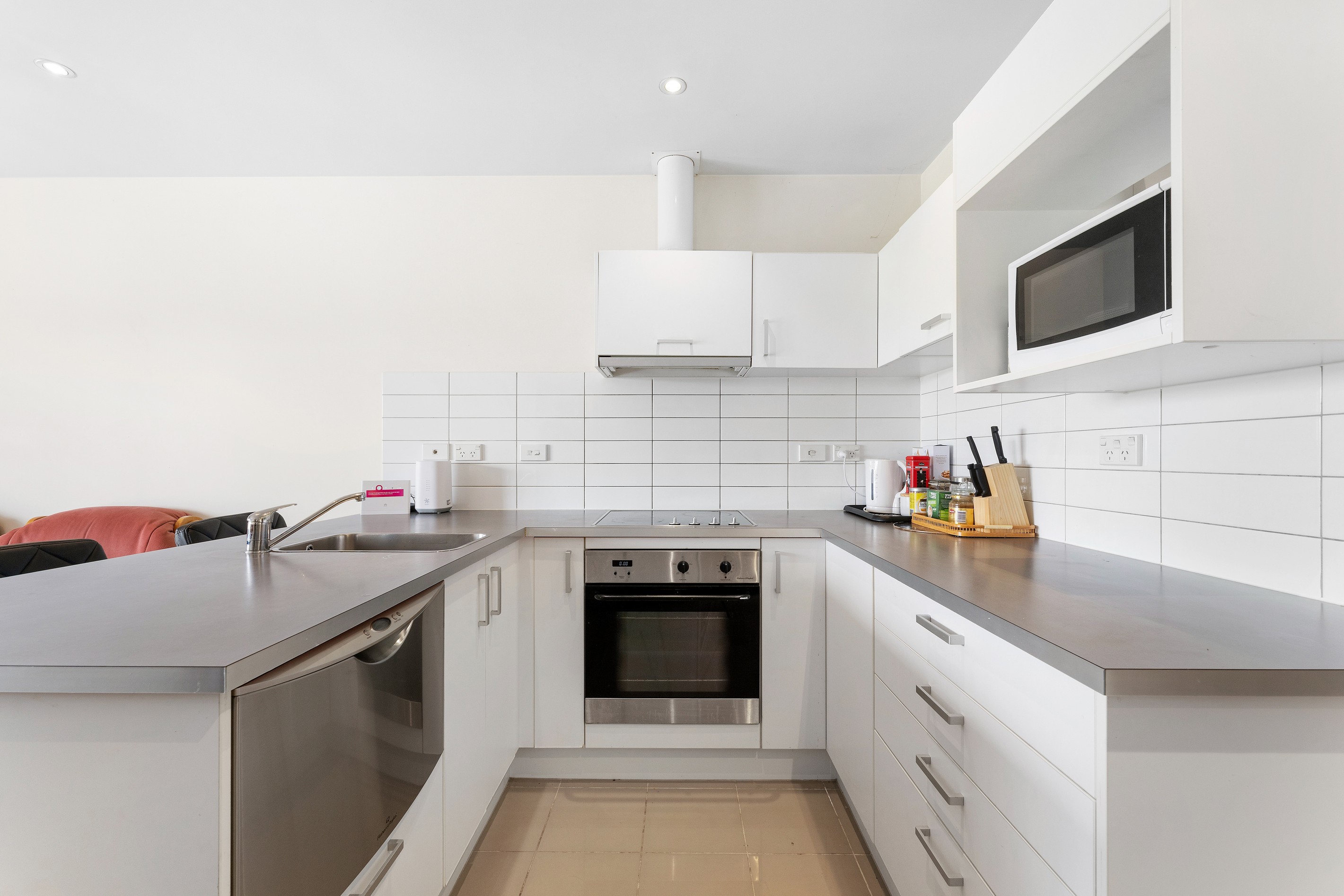 E14/71 Spencer Road, Oteha, North Shore City