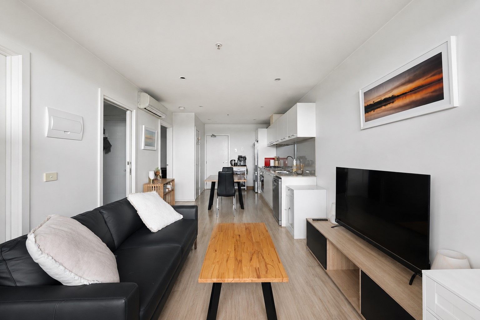 202/37-41 Munro Street — photo 4 of 9