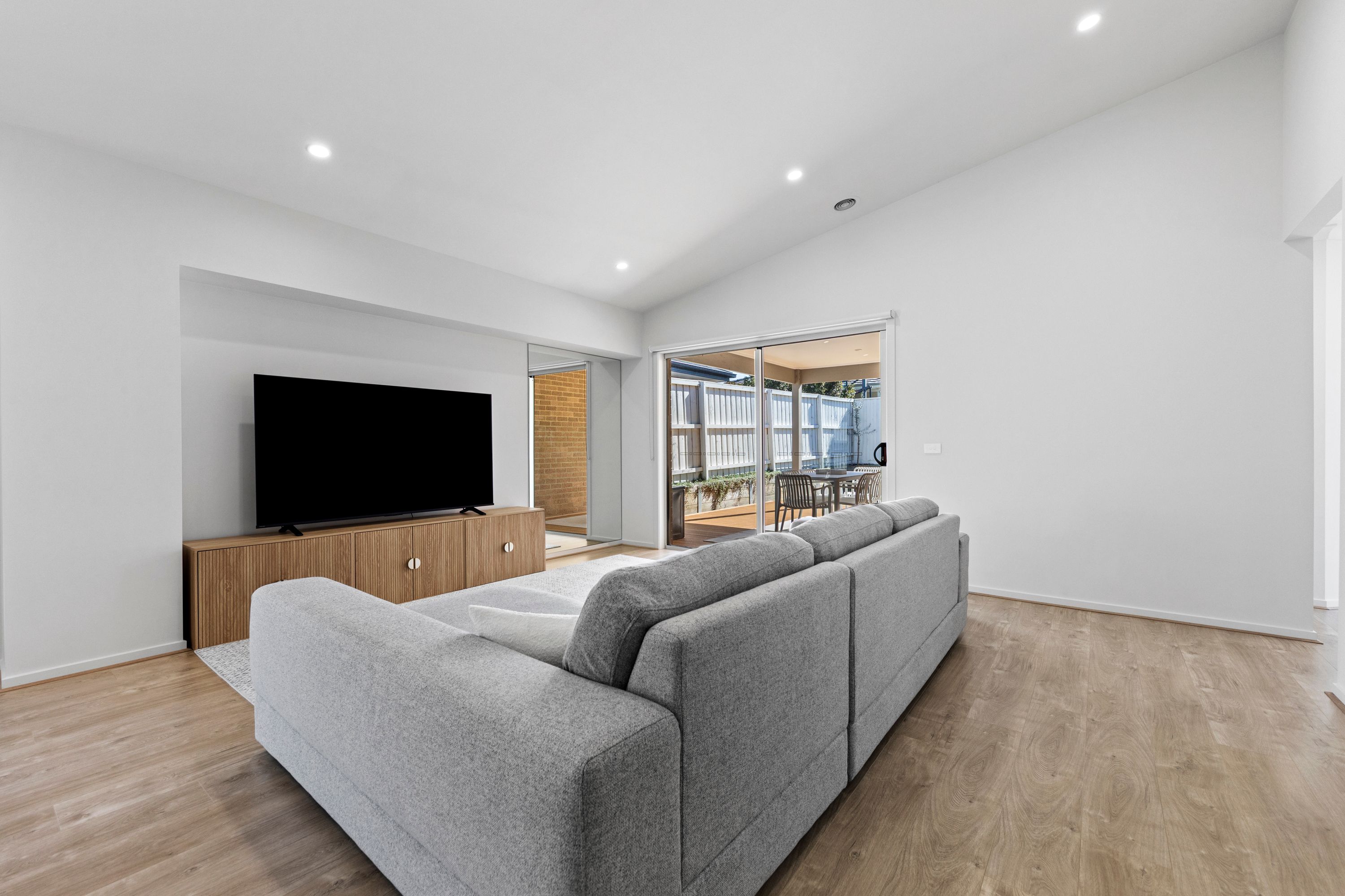 6 Atherton Avenue — photo 8 of 28