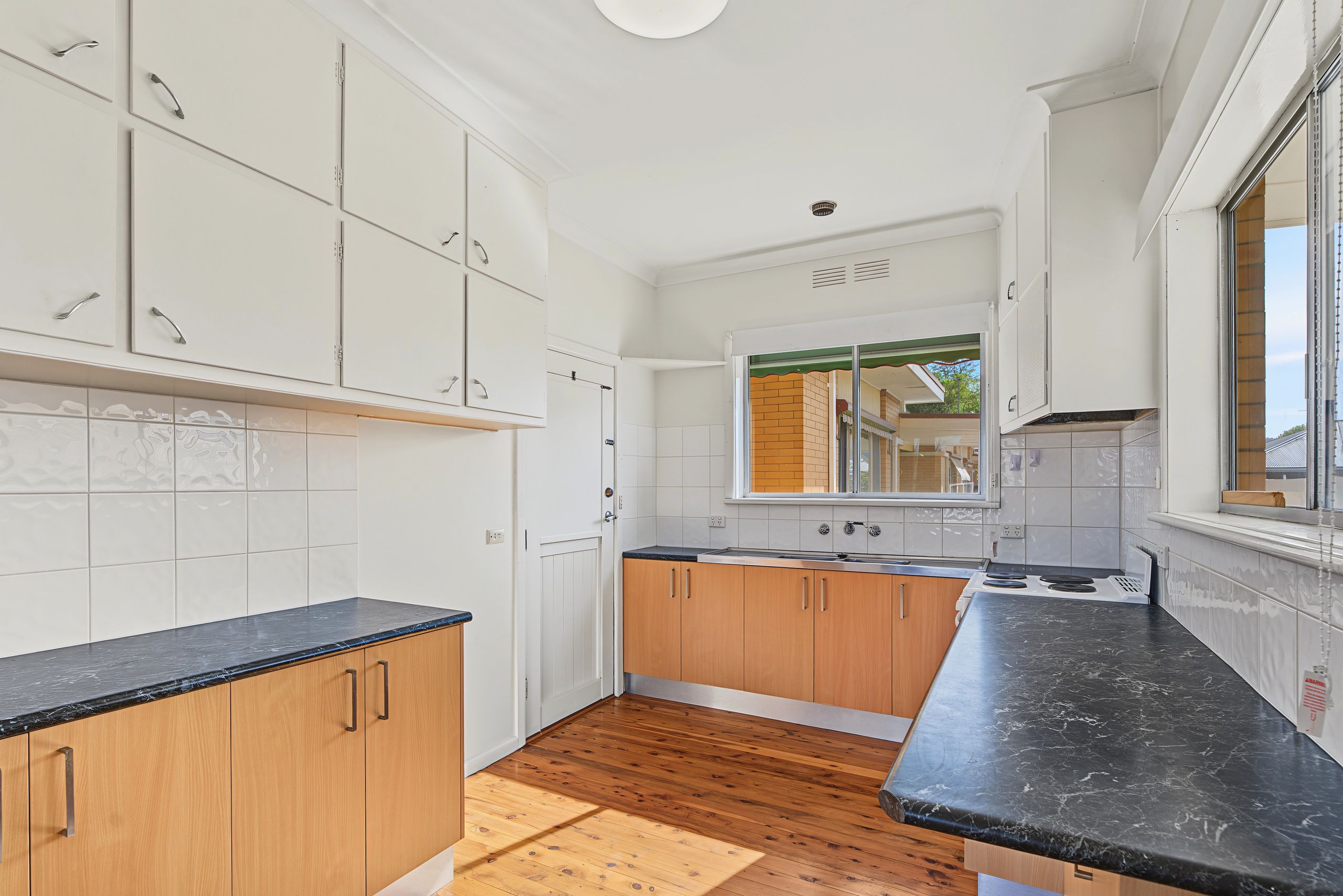 1/825 Mate Street — photo 6 of 10