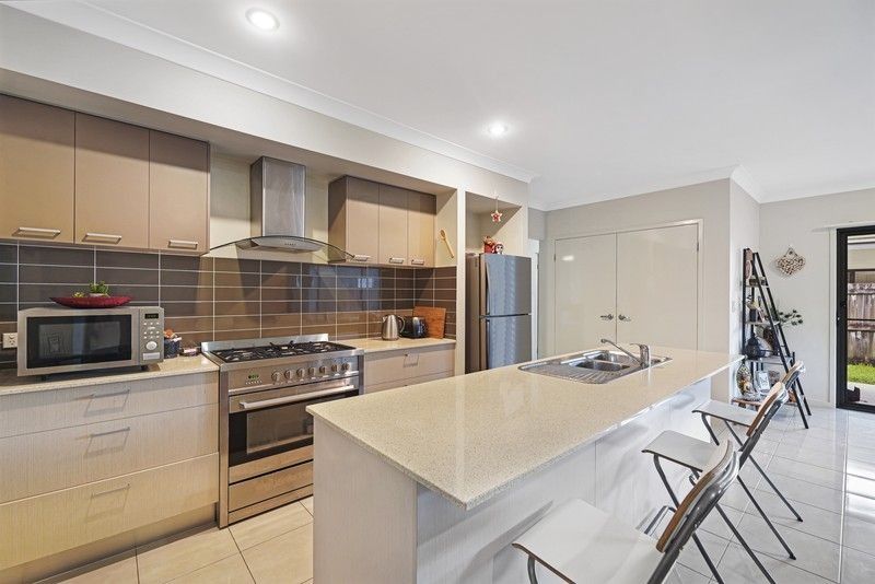 18 River Run Circuit, Ormeau Hills, QLD 4208