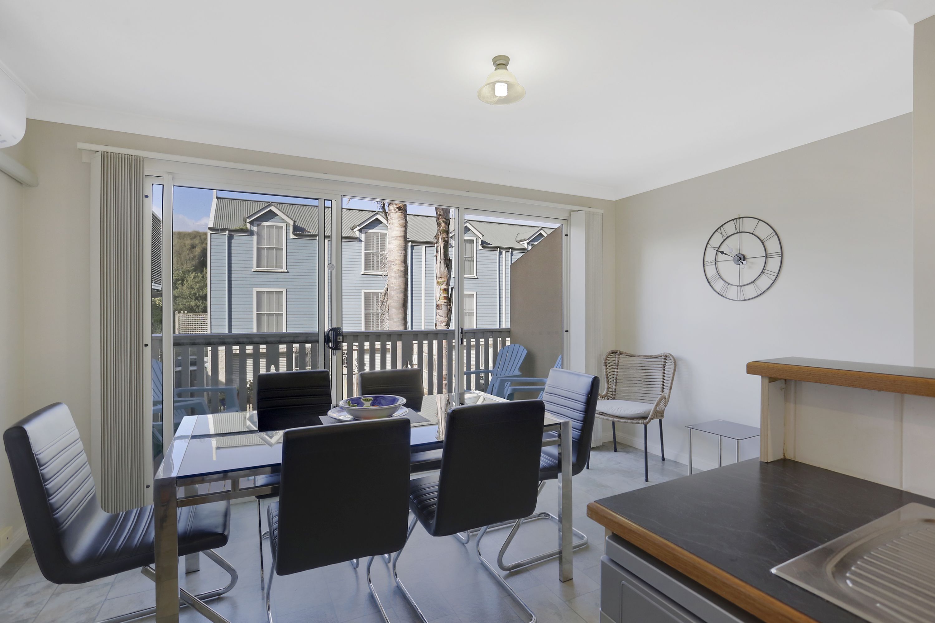 24 Pertobe Road — photo 5 of 12