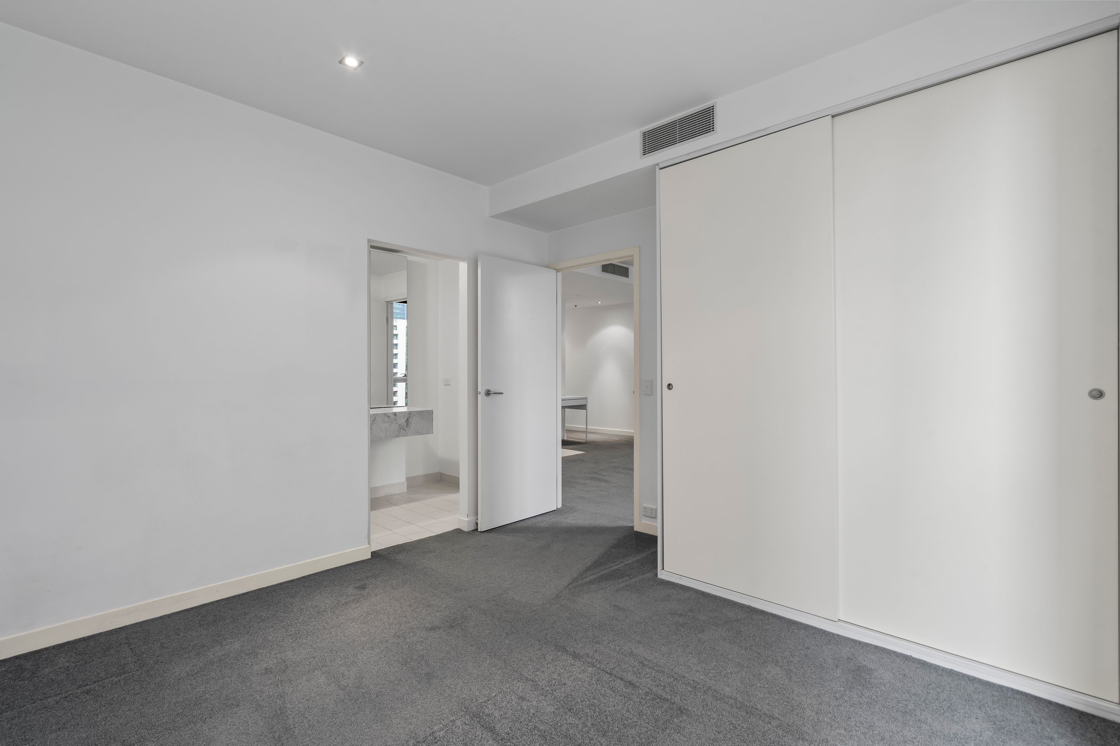 1610/22-24 Jane Bell Lane — photo 5 of 13