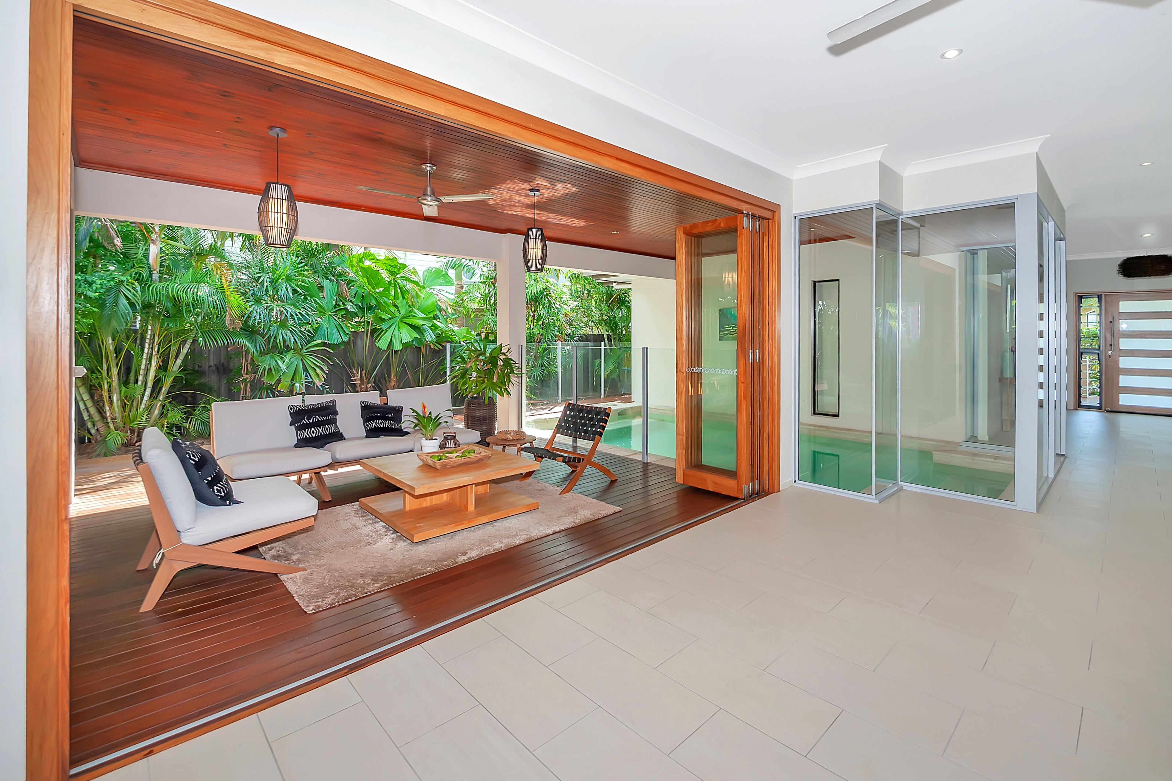 4 Lillian Road, Palm Cove, QLD 4879