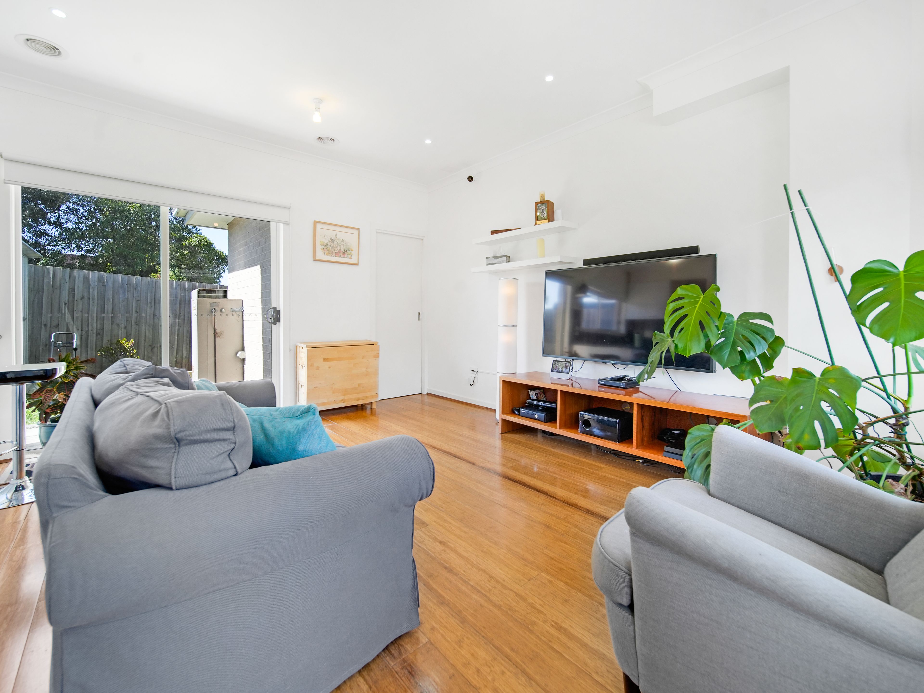 3/4 Liege Avenue, Noble Park, VIC 3174