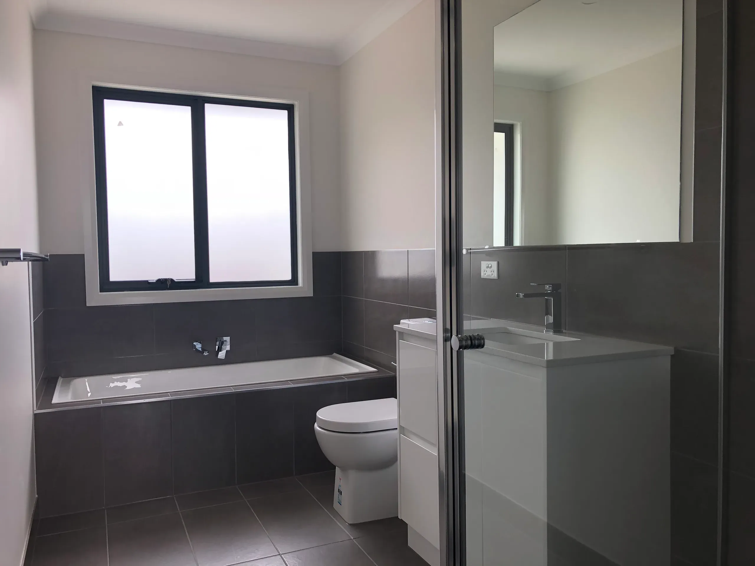 1/9 Dorrington Avenue, Reservoir, VIC 3073