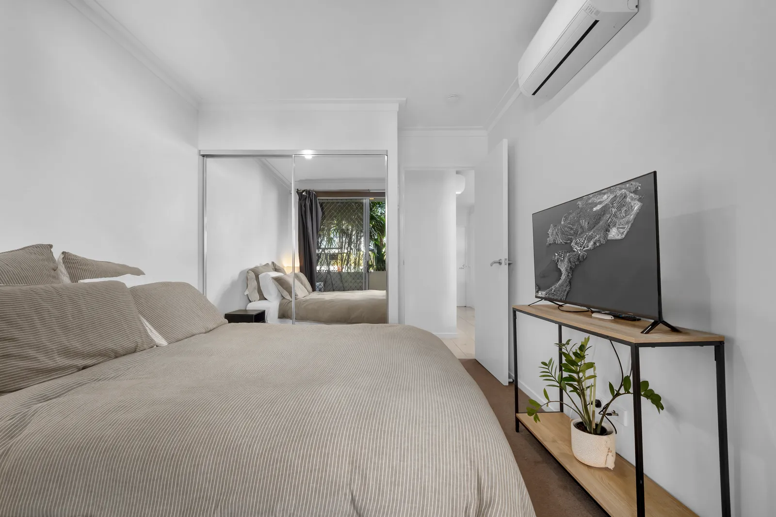 1002/8 Lochaber Street, Dutton Park