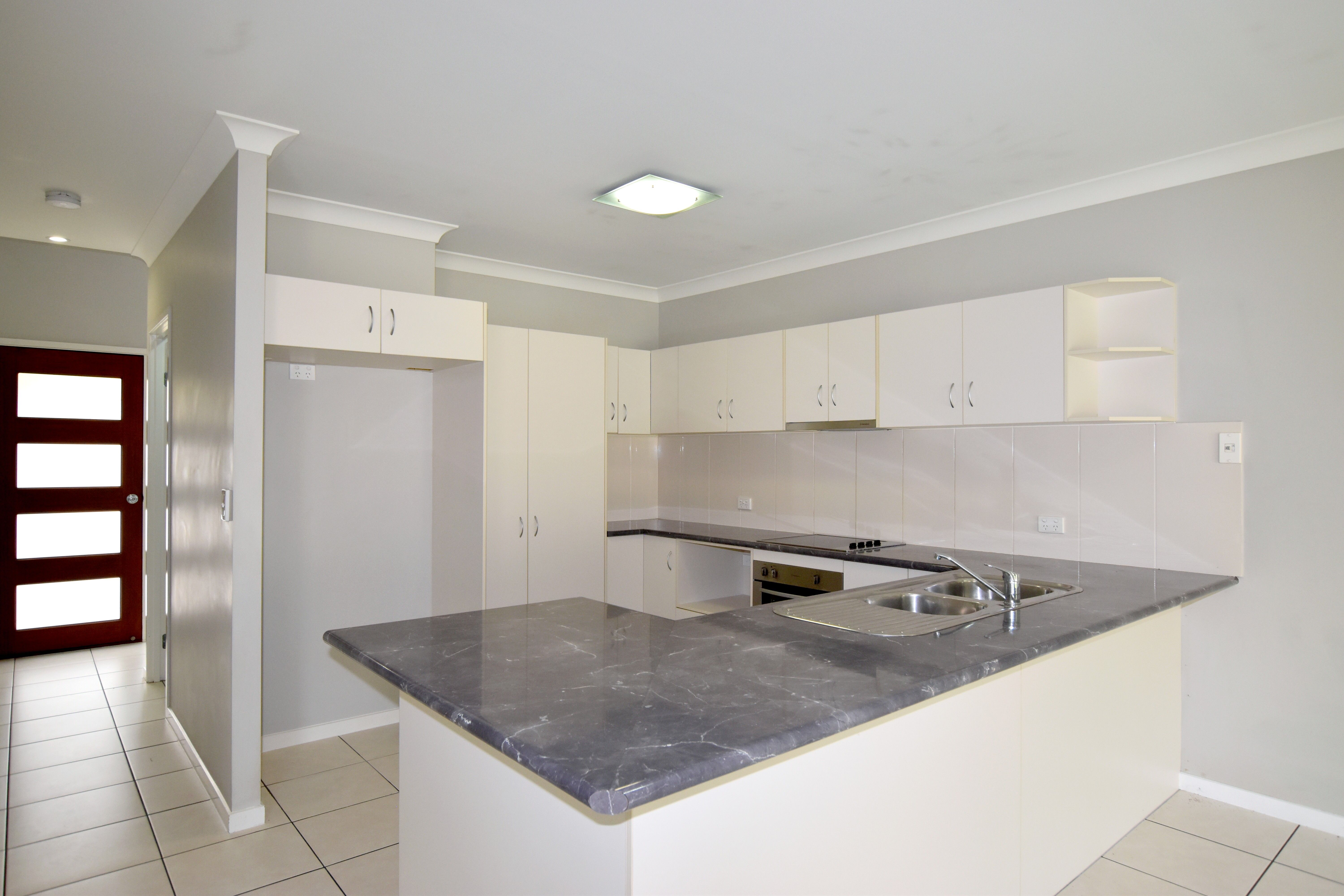 1/214 Oaka Street, South Gladstone, QLD 4680