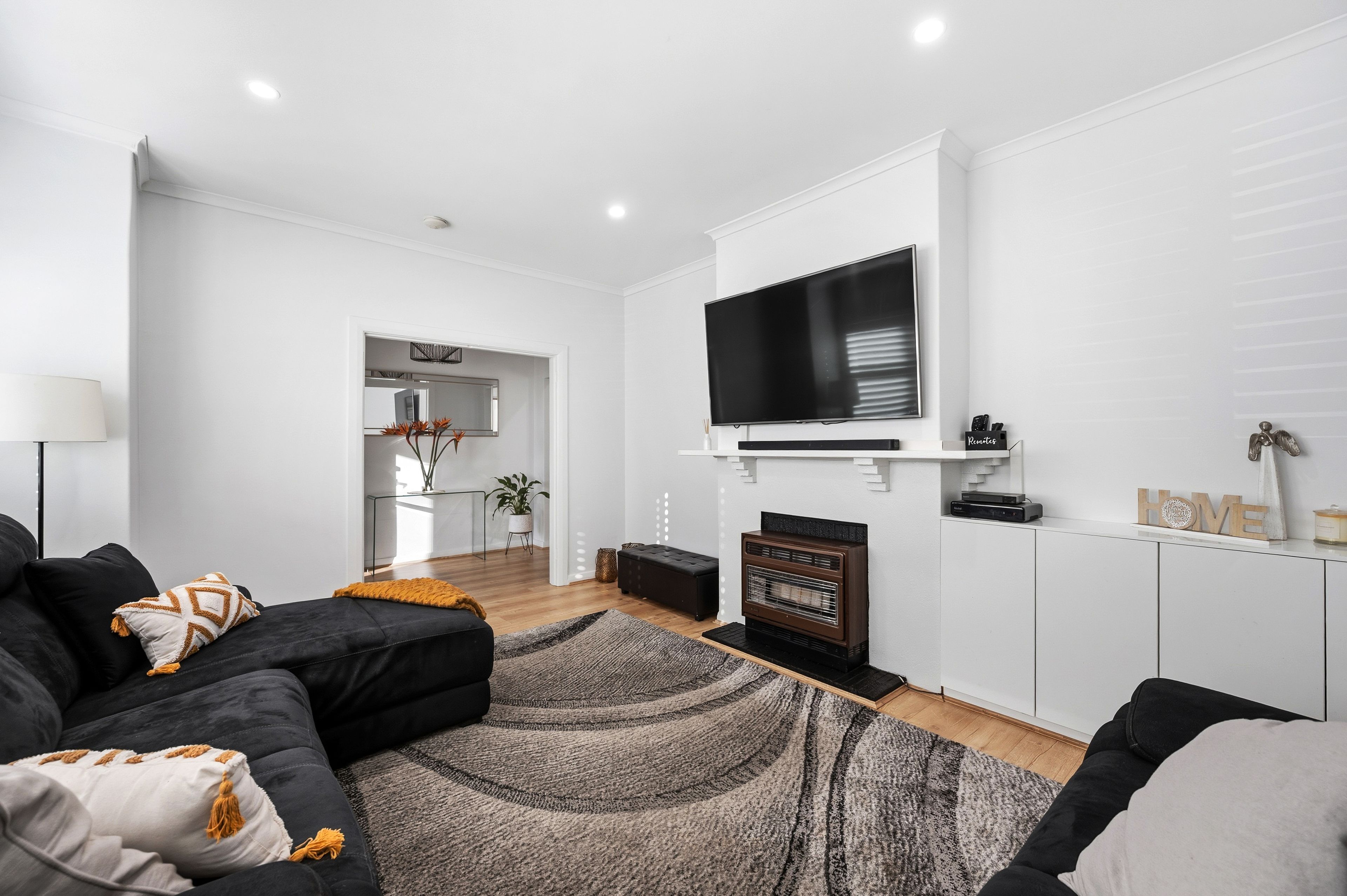 11 Quebec Avenue — photo 4 of 18