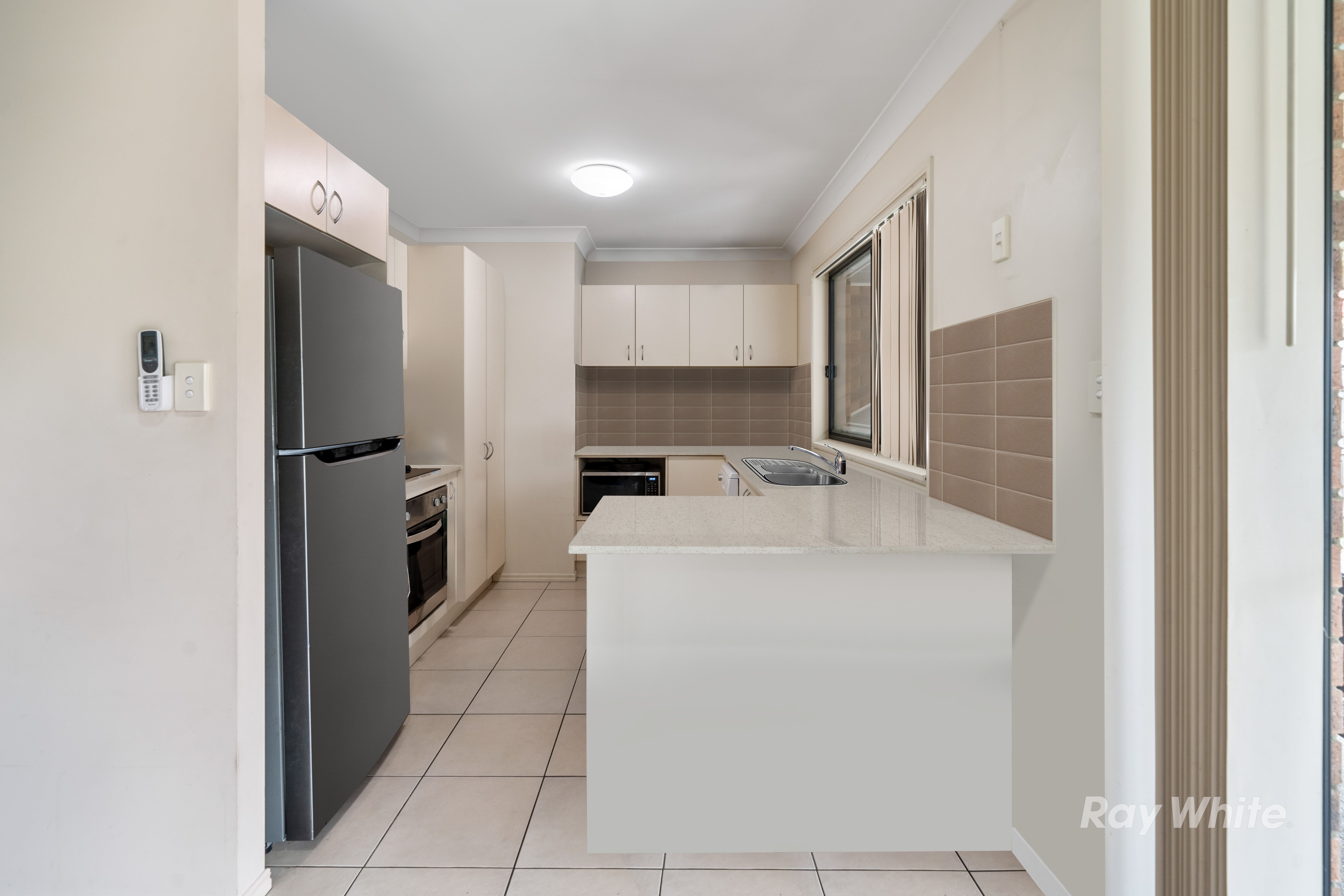 3 Pencarrow Crescent, Raceview, QLD 4305